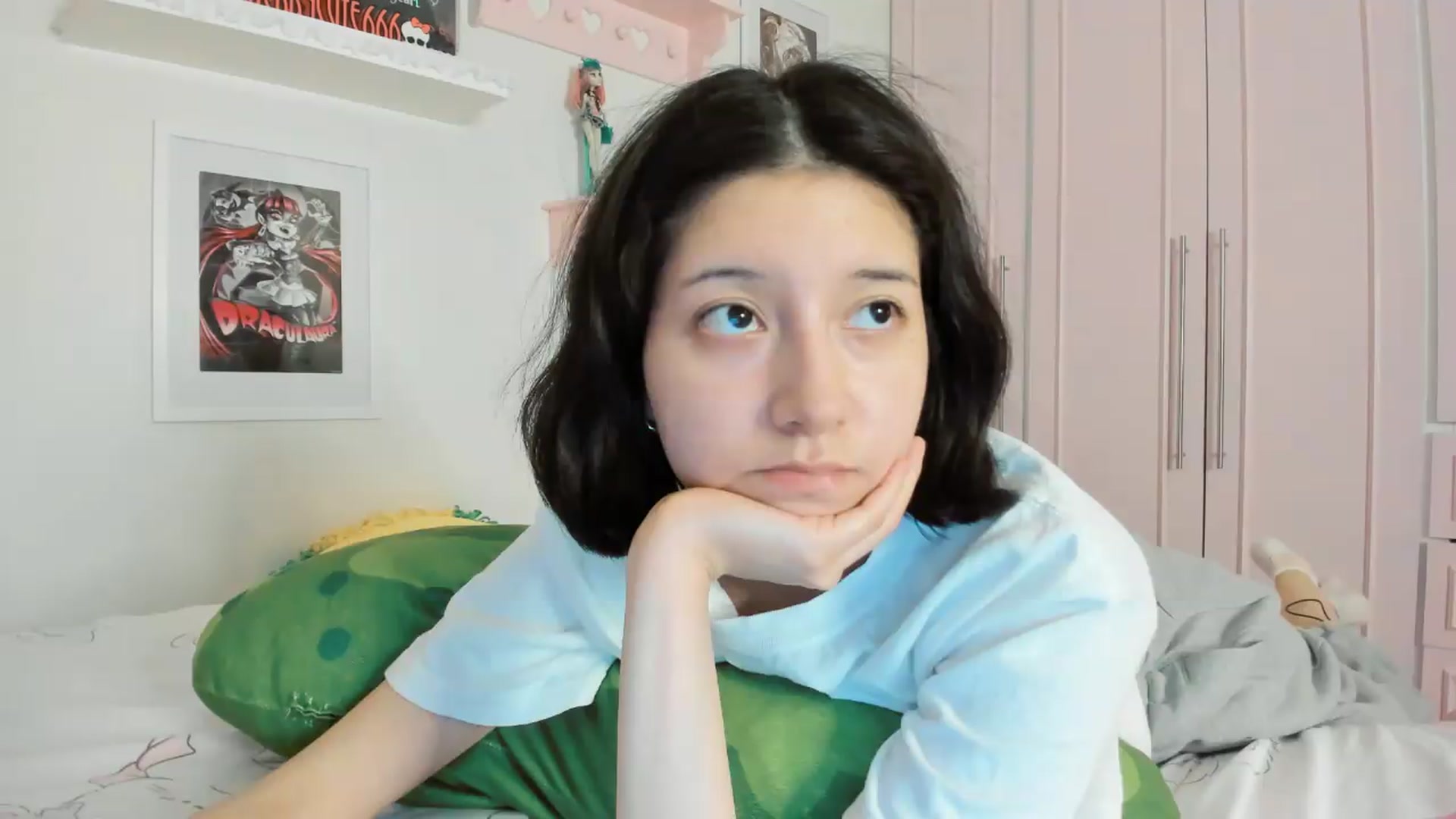 Gallery image thumbnail from Cherrycute666's myfreecams stream on, 05/11/2026, 06:34 image 17 of 20
