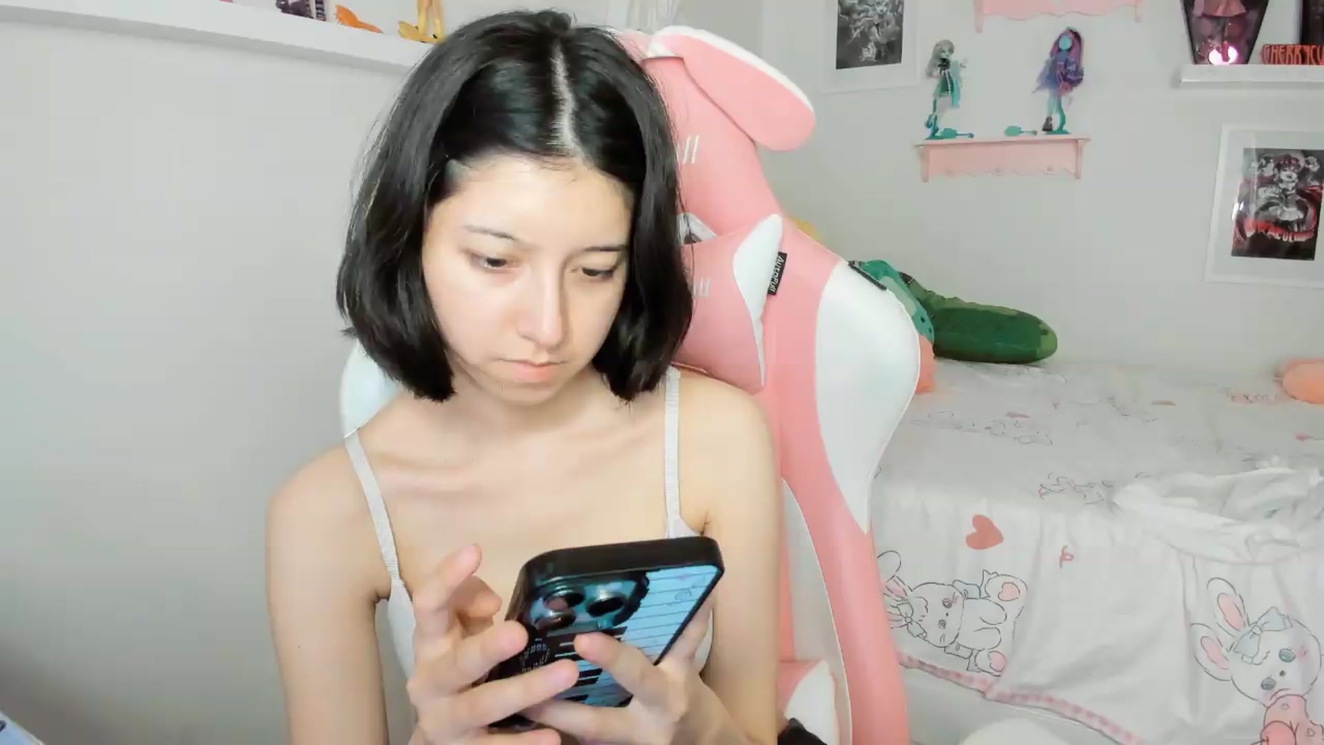 Gallery image thumbnail from Cherrycute666's myfreecams stream on, 05/13/2026, 05:51 image 11 of 20