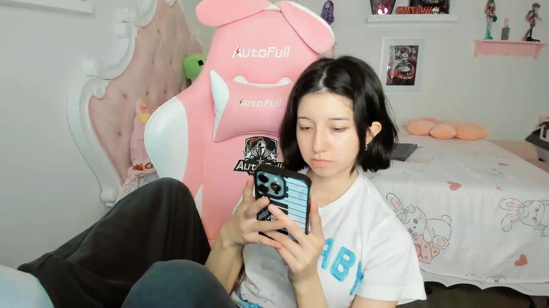 Gallery image thumbnail from Cherrycute666's myfreecams stream on, 05/13/2026, 05:51 image 5 of 20