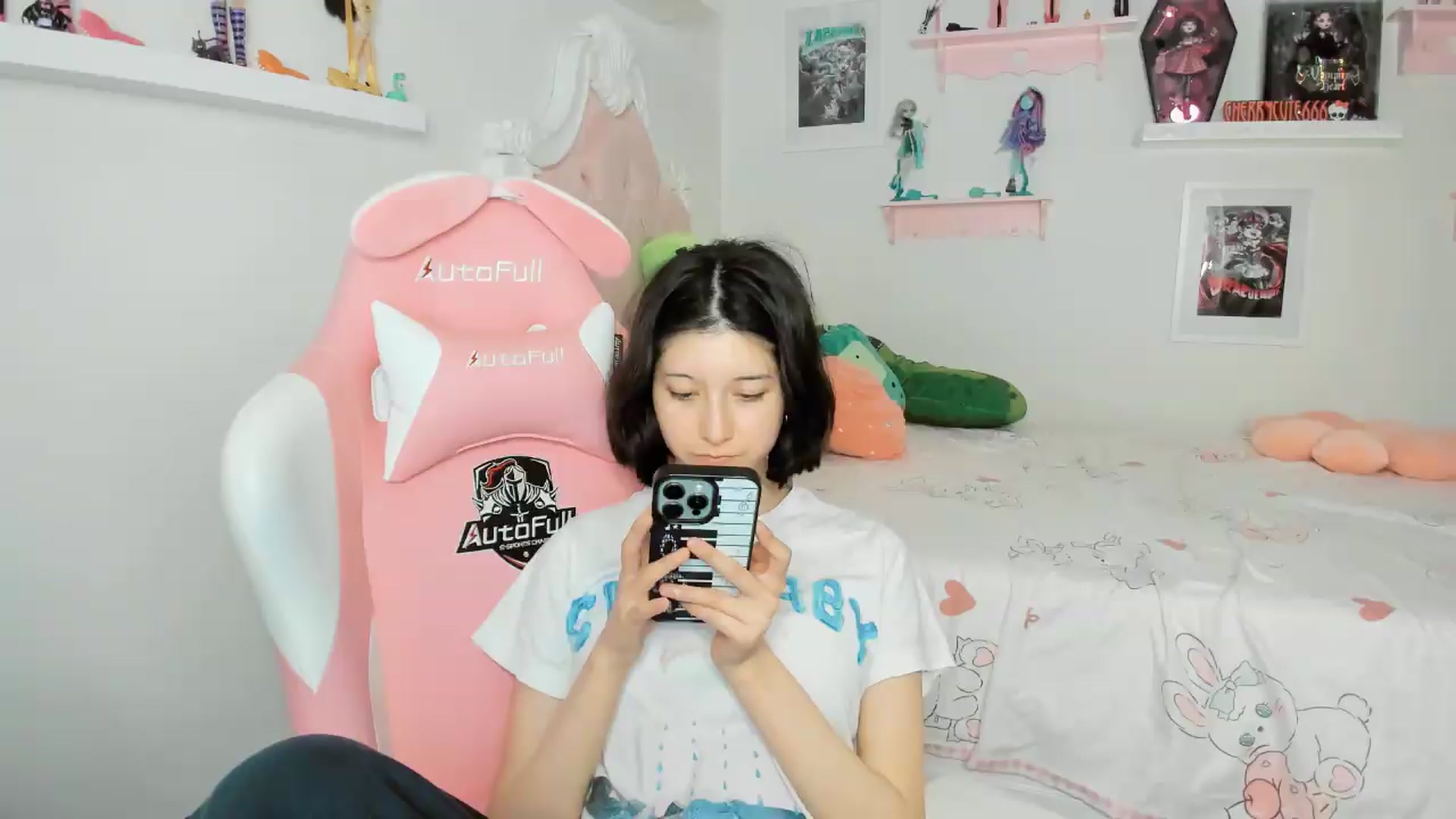 Gallery image thumbnail from Cherrycute666's myfreecams stream on, 05/13/2026, 05:51 image 16 of 20