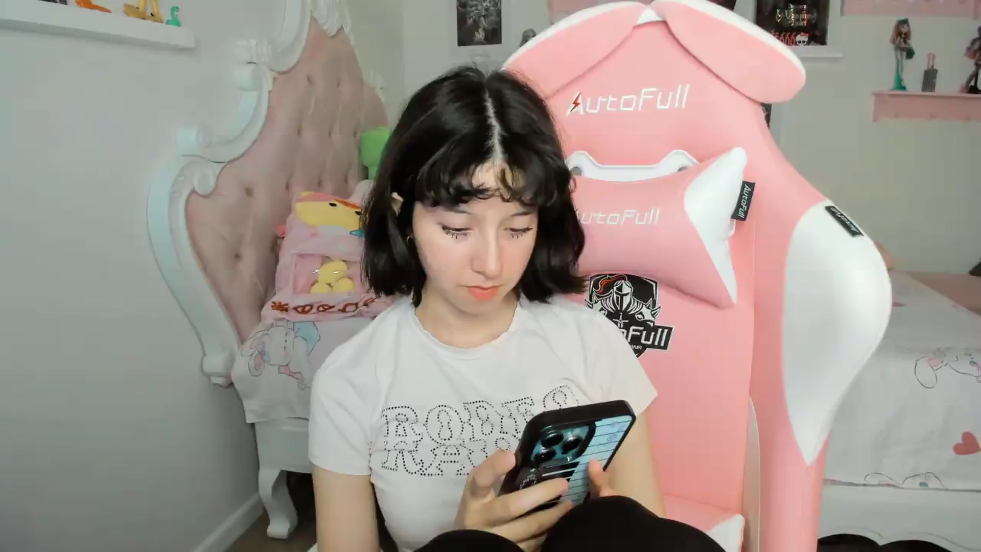 Gallery image thumbnail from Cherrycute666's myfreecams stream on, 05/14/2026, 05:34 image 3 of 20