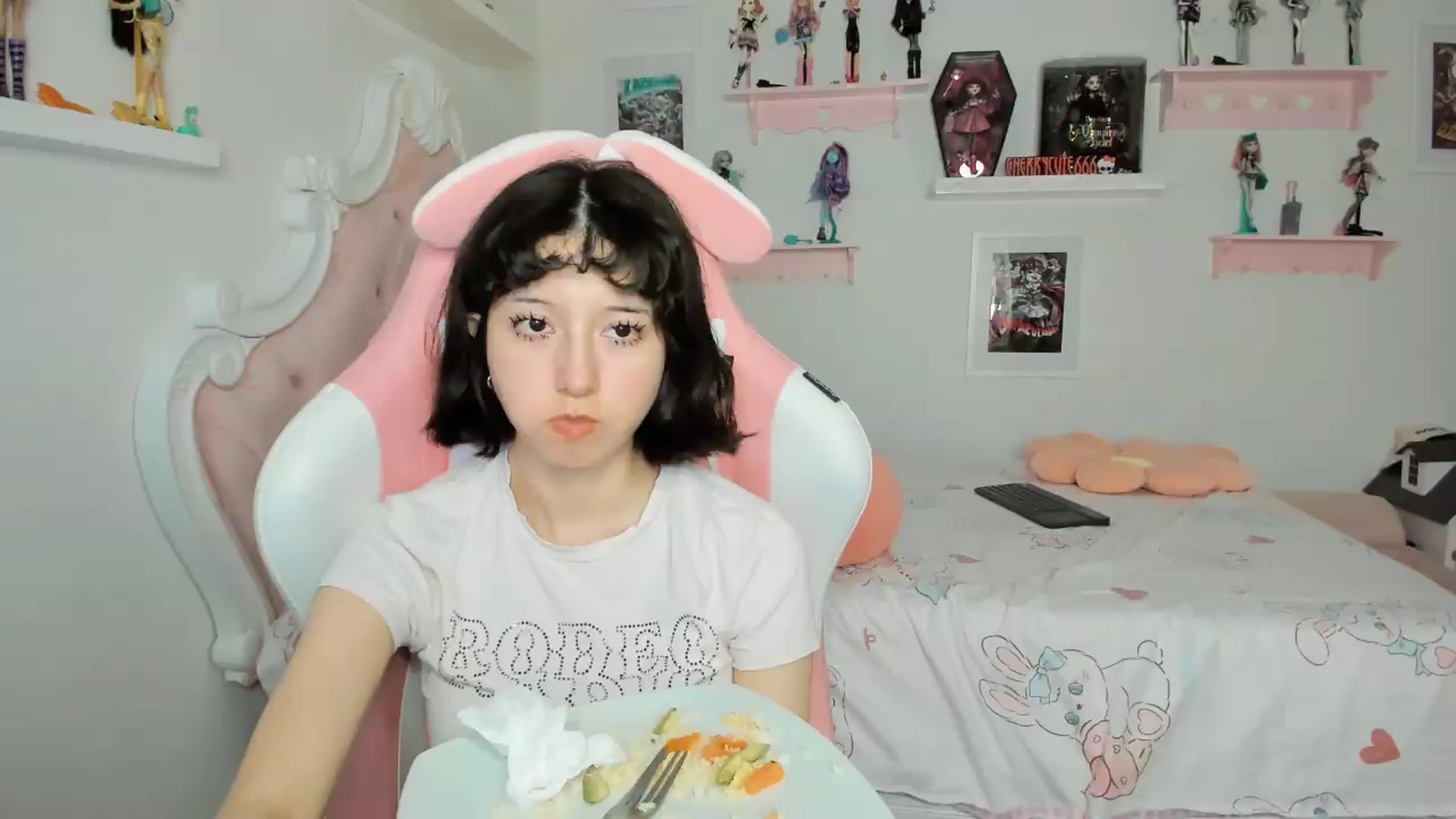 Gallery image thumbnail from Cherrycute666's myfreecams stream on, 05/14/2026, 05:34 image 1 of 20