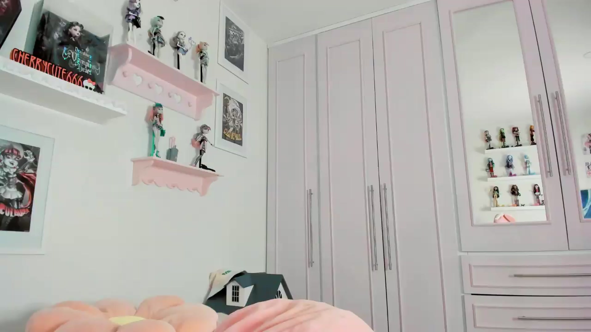 Gallery image thumbnail from Cherrycute666's myfreecams stream on, 05/14/2026, 05:34 image 14 of 20