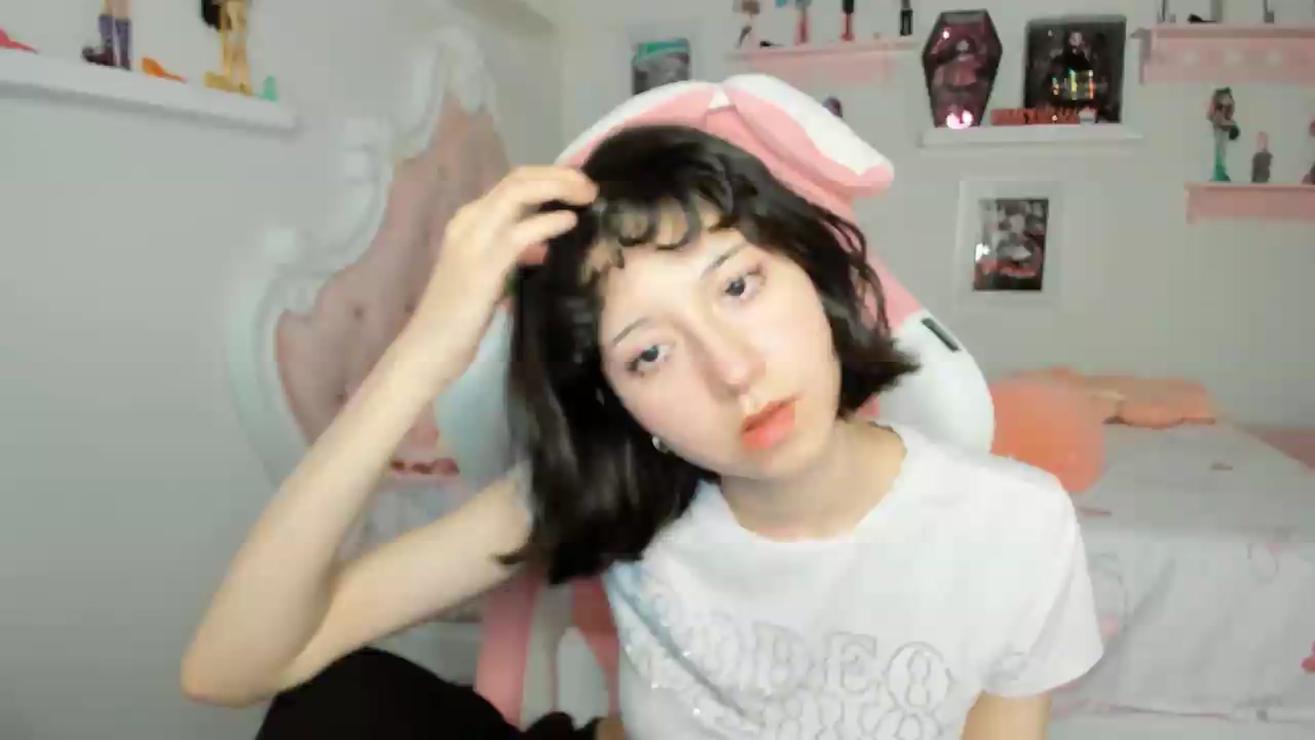 Gallery image thumbnail from Cherrycute666's myfreecams stream on, 05/14/2026, 05:34 image 9 of 20