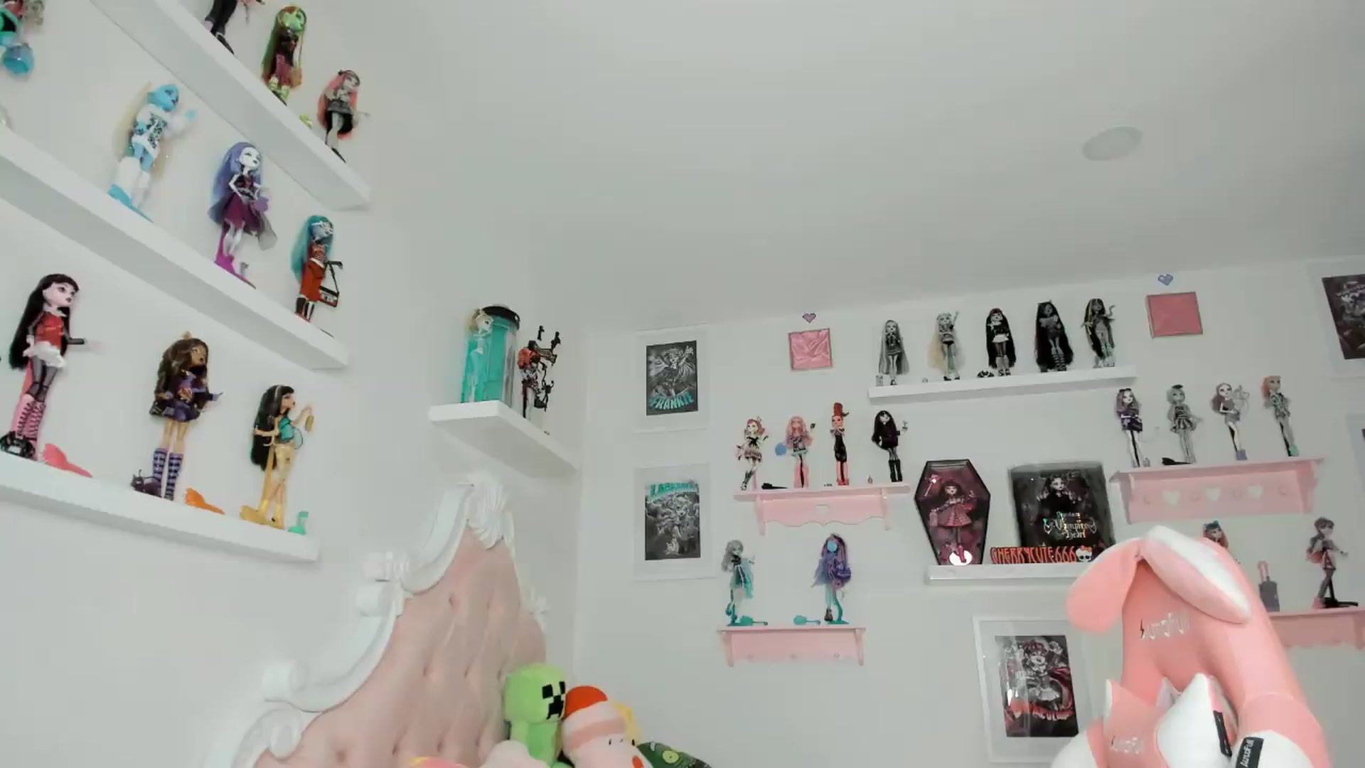 Gallery image thumbnail from Cherrycute666's myfreecams stream on, 05/14/2026, 05:34 image 4 of 20