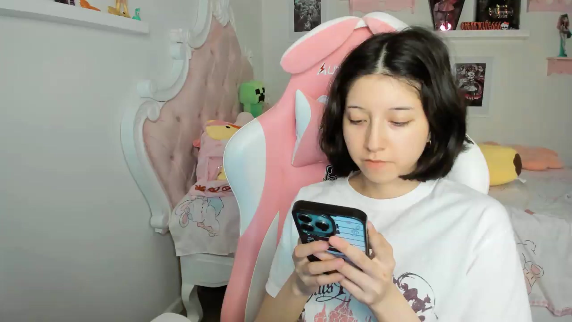 Gallery image thumbnail from Cherrycute666's myfreecams stream on, 05/16/2026, 05:28 image 15 of 20