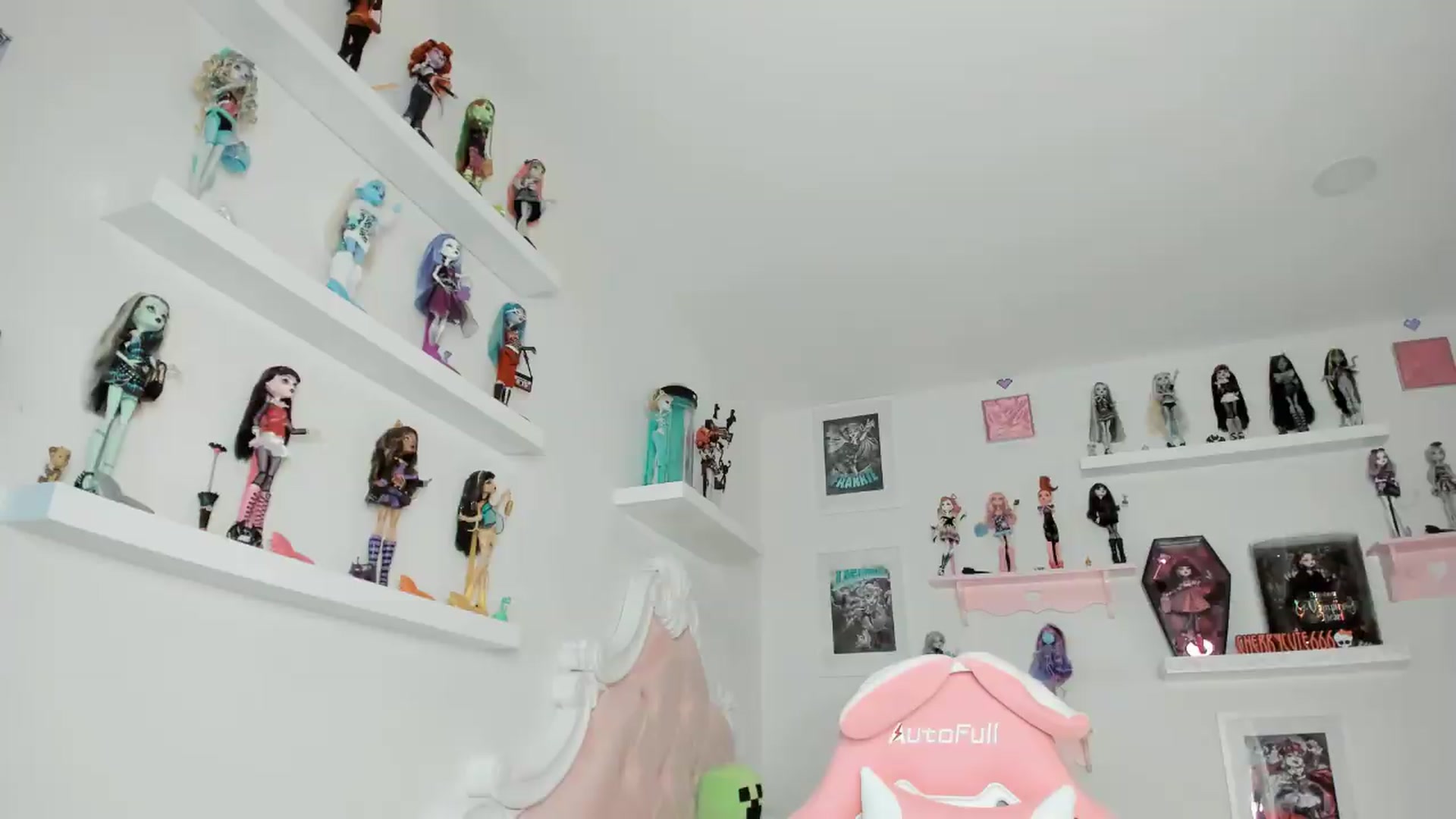 Gallery image thumbnail from Cherrycute666's myfreecams stream on, 05/16/2026, 05:28 image 11 of 20