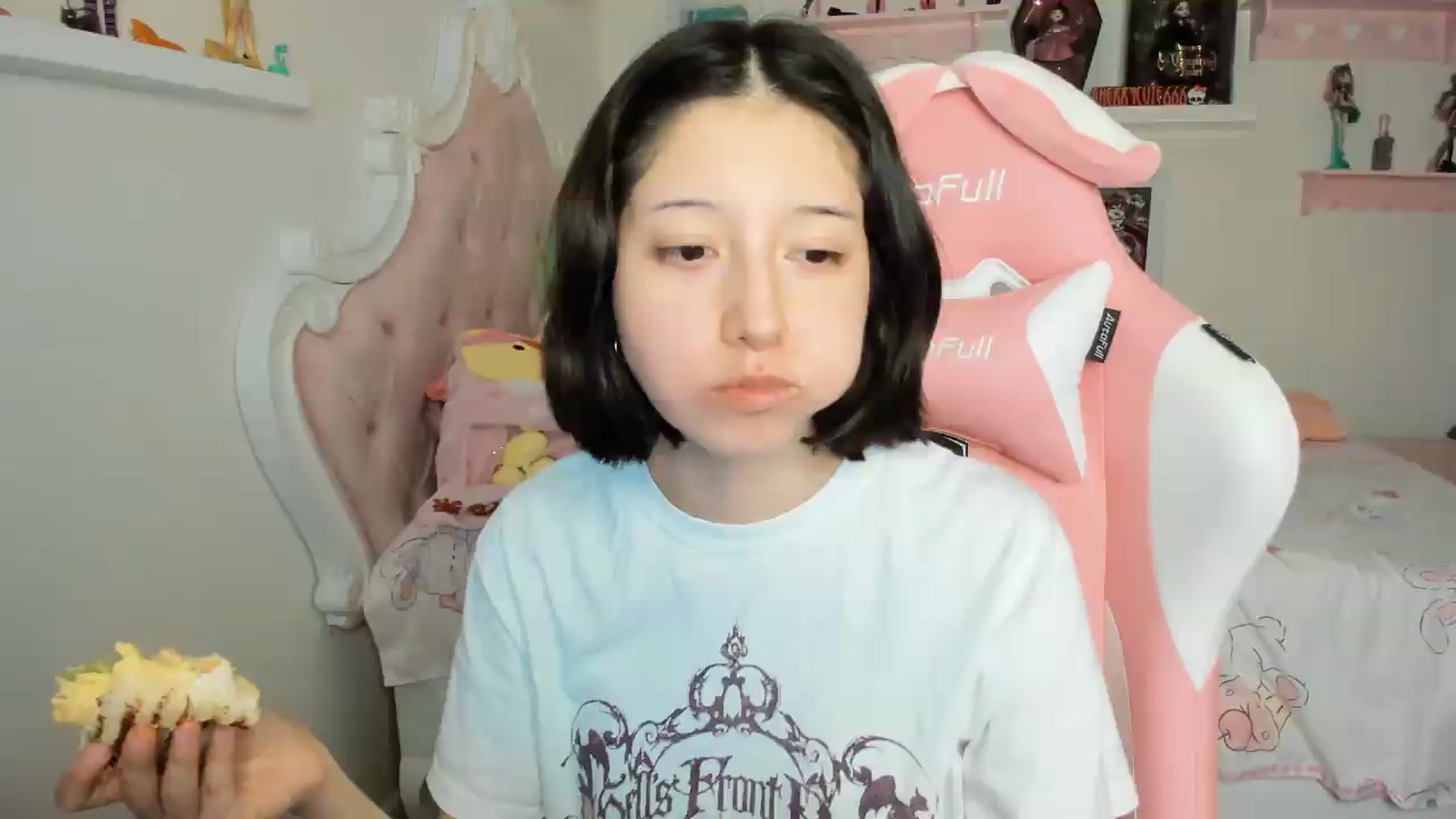Gallery image thumbnail from Cherrycute666's myfreecams stream on, 05/16/2026, 05:28 image 3 of 20