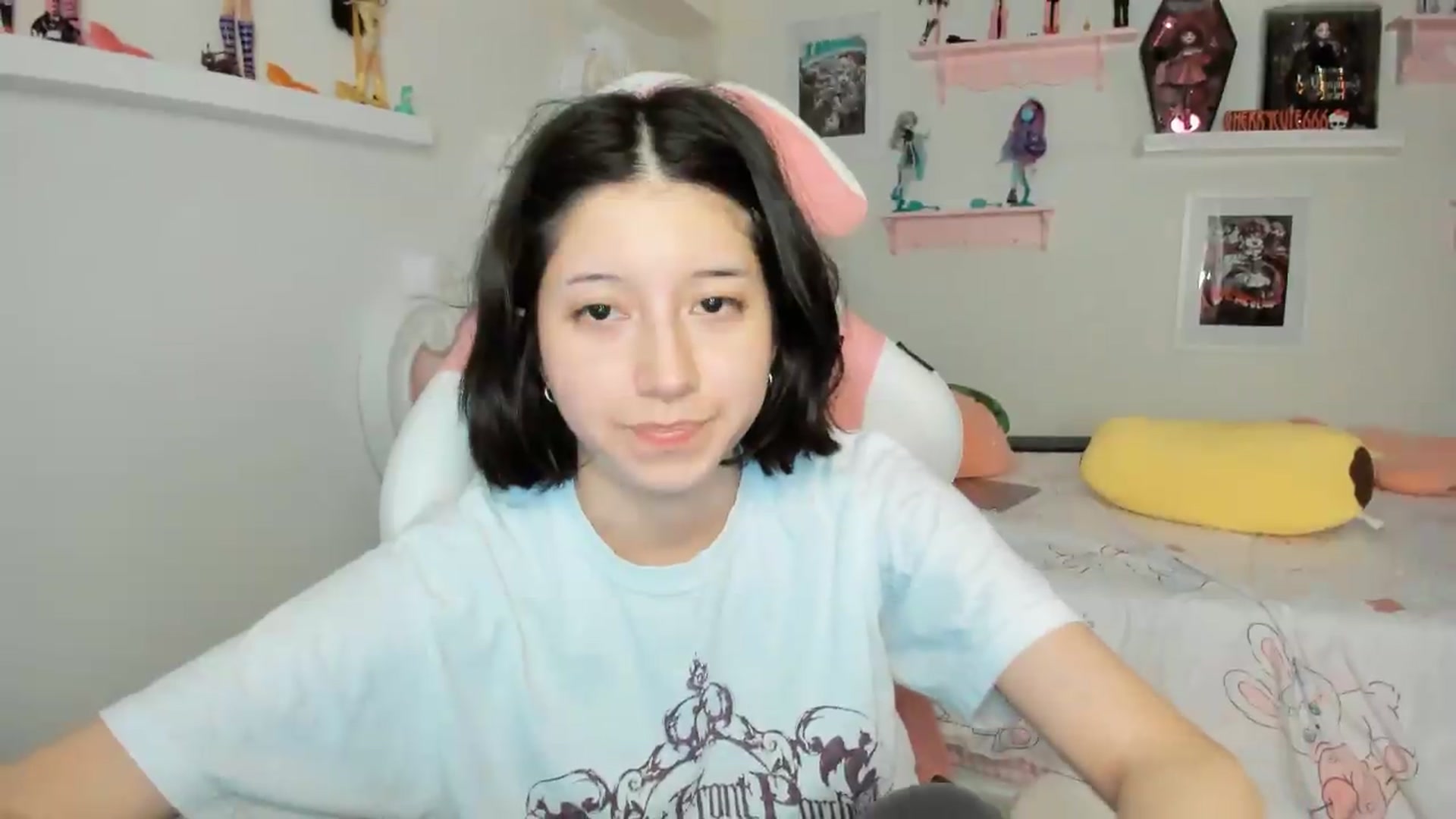 Gallery image thumbnail from Cherrycute666's myfreecams stream on, 05/16/2026, 08:41 image 18 of 20