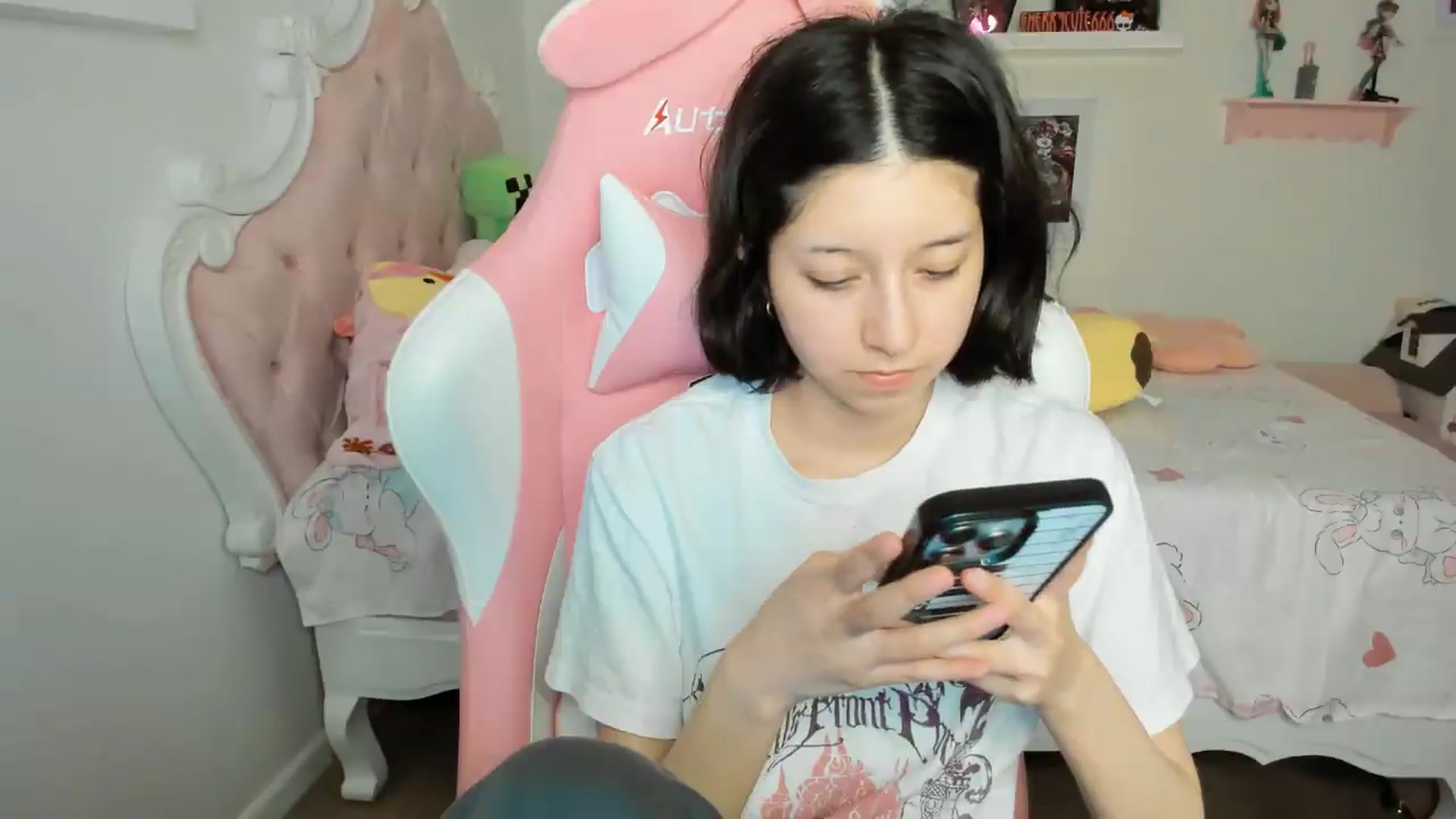 Gallery image thumbnail from Cherrycute666's myfreecams stream on, 05/16/2026, 08:41 image 11 of 20