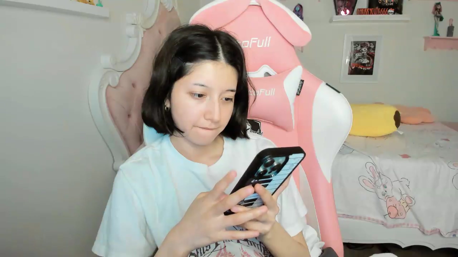 Gallery image thumbnail from Cherrycute666's myfreecams stream on, 05/16/2026, 08:41 image 9 of 20