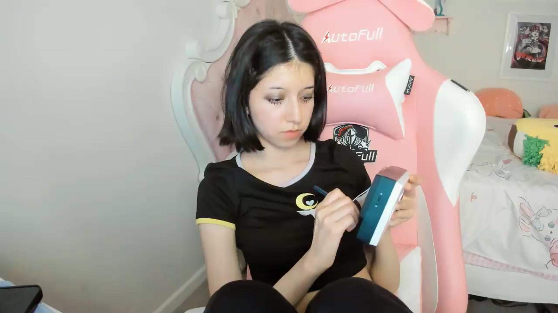 Gallery image thumbnail from Cherrycute666's myfreecams stream on, 05/17/2026, 07:30 image 12 of 20