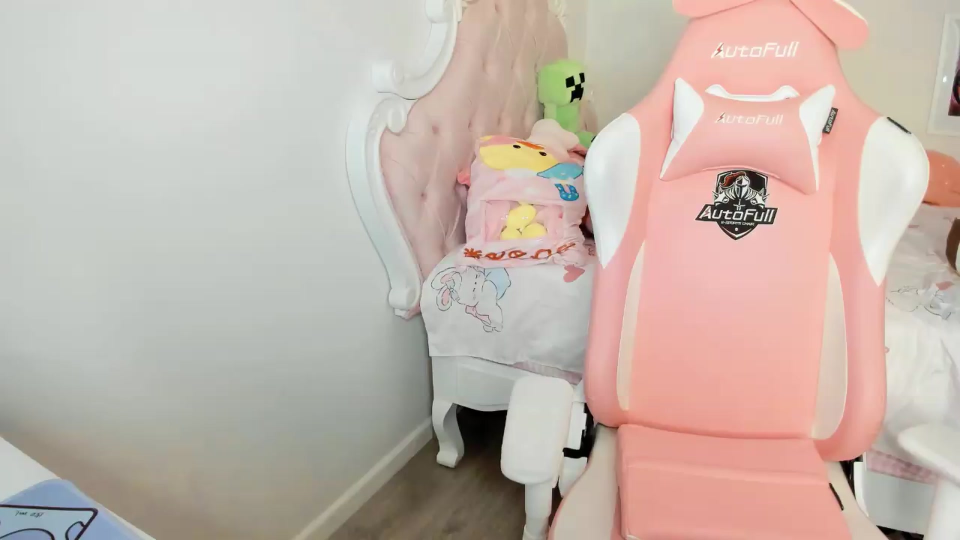 Gallery image thumbnail from Cherrycute666's myfreecams stream on, 05/17/2026, 07:30 image 15 of 20