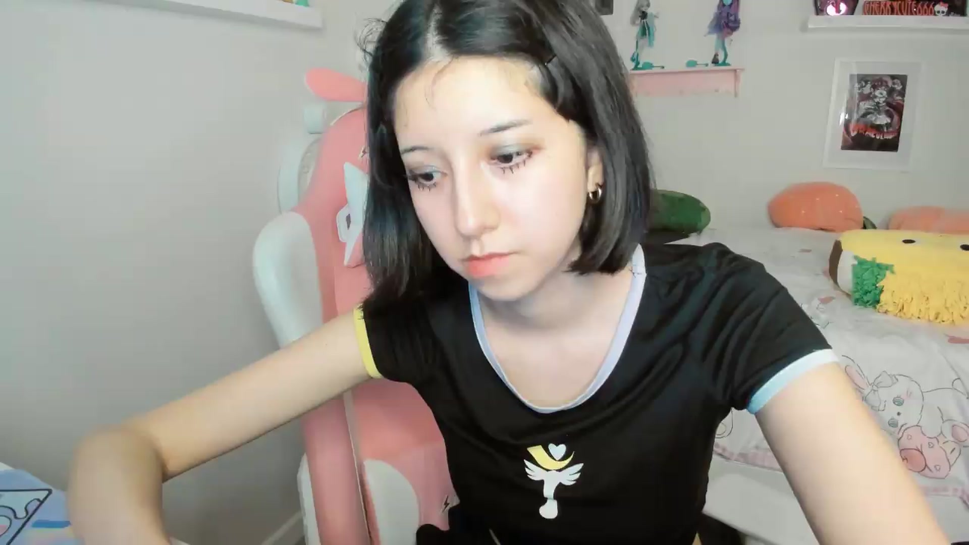 Gallery image thumbnail from Cherrycute666's myfreecams stream on, 05/17/2026, 07:30 image 8 of 20