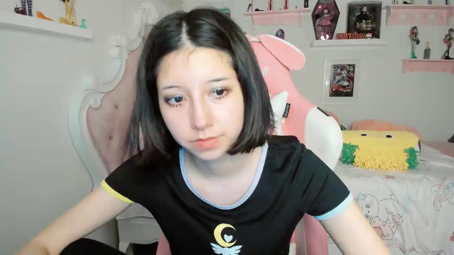 Gallery image thumbnail from Cherrycute666's myfreecams stream on, 05/17/2026, 07:30 image 11 of 20