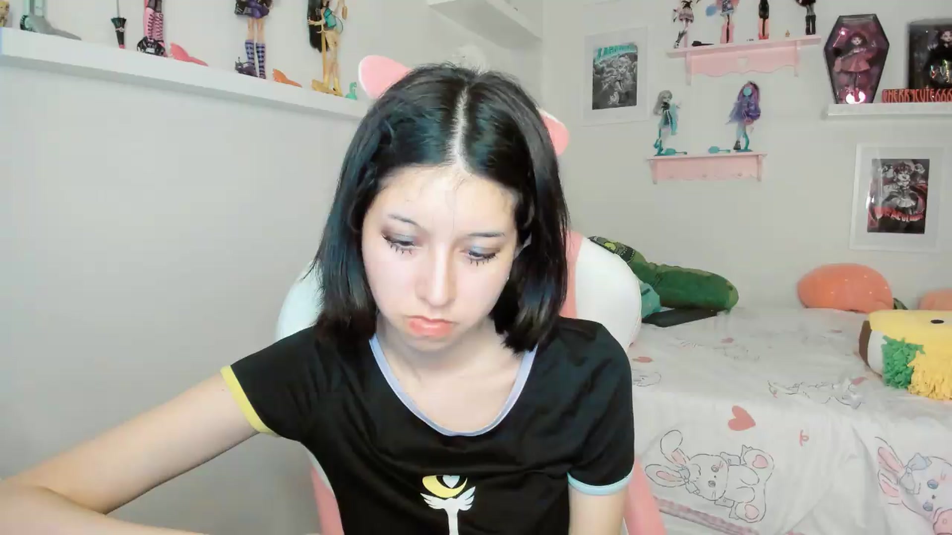 Gallery image thumbnail from Cherrycute666's myfreecams stream on, 05/17/2026, 07:30 image 7 of 20