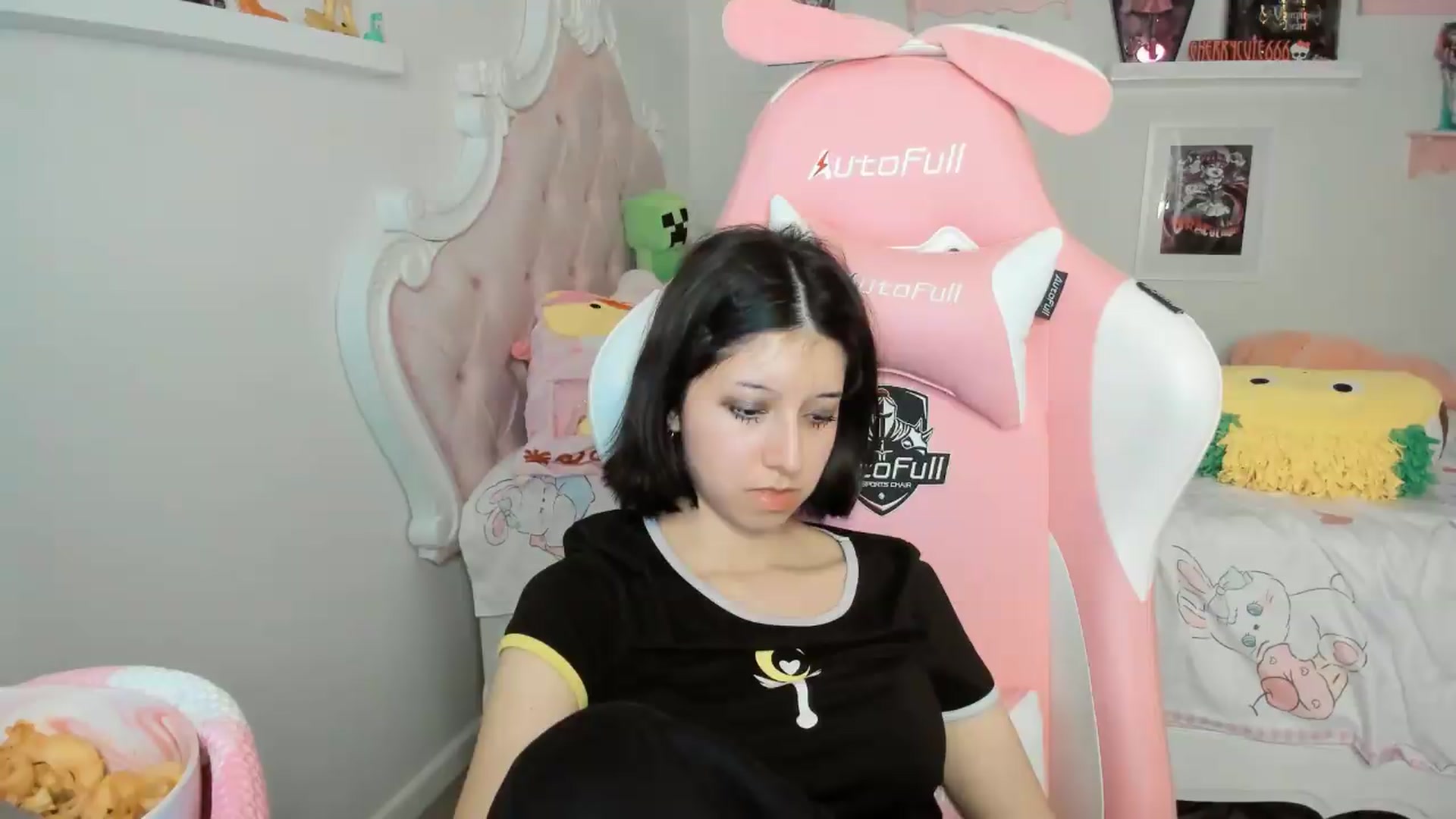 Gallery image thumbnail from Cherrycute666's myfreecams stream on, 05/17/2026, 07:30 image 3 of 20