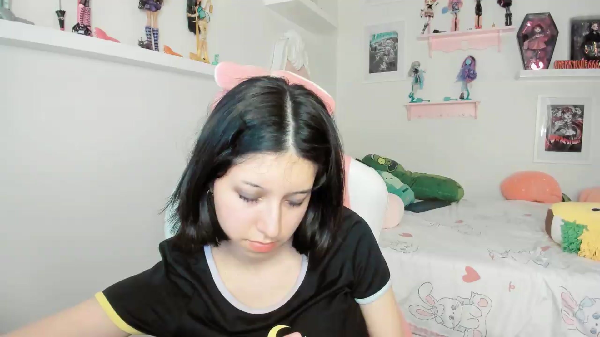 Gallery image thumbnail from Cherrycute666's myfreecams stream on, 05/17/2026, 07:30 image 9 of 20