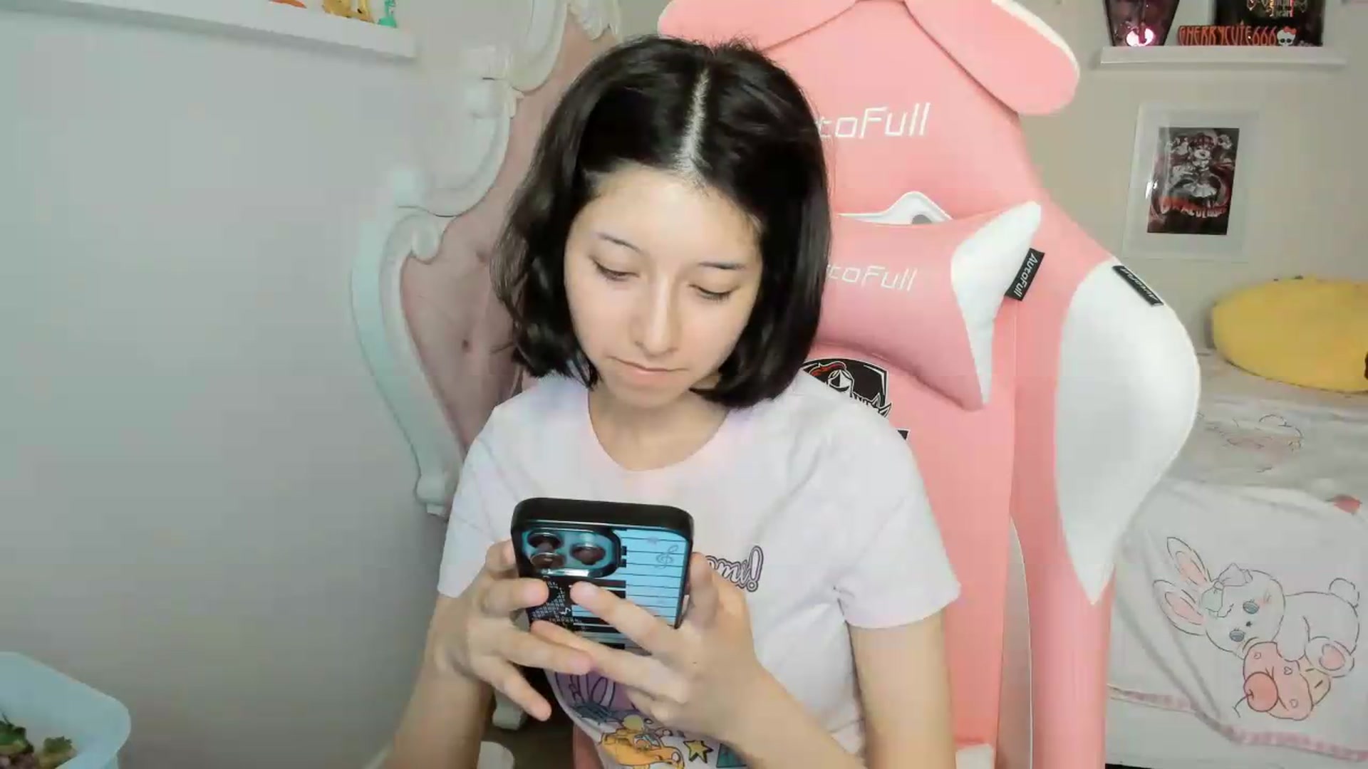 Gallery image thumbnail from Cherrycute666's myfreecams stream on, 05/18/2026, 05:49 image 6 of 20