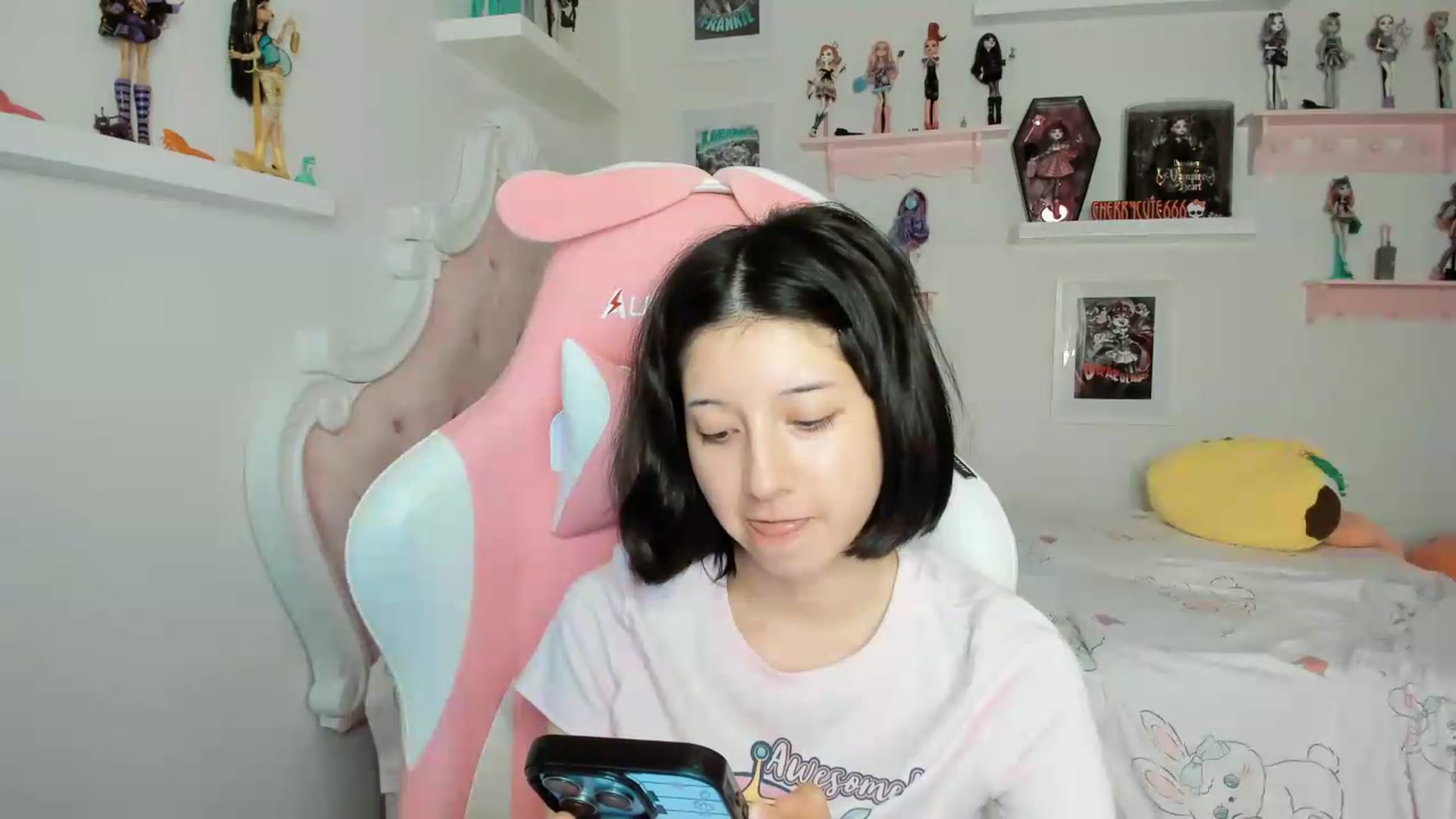 Gallery image thumbnail from Cherrycute666's myfreecams stream on, 05/18/2026, 06:26 image 8 of 20