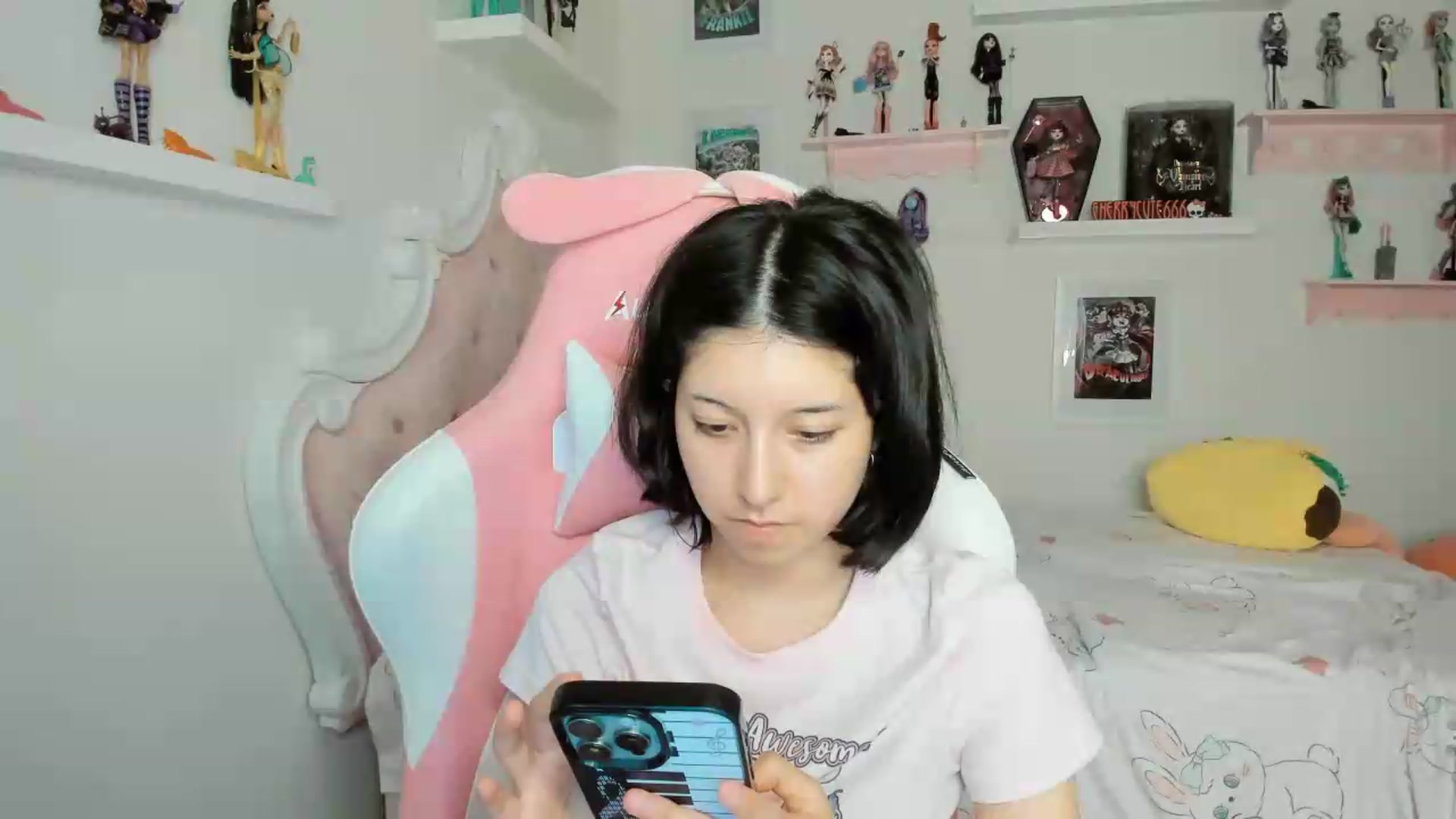 Gallery image thumbnail from Cherrycute666's myfreecams stream on, 05/18/2026, 06:26 image 7 of 20