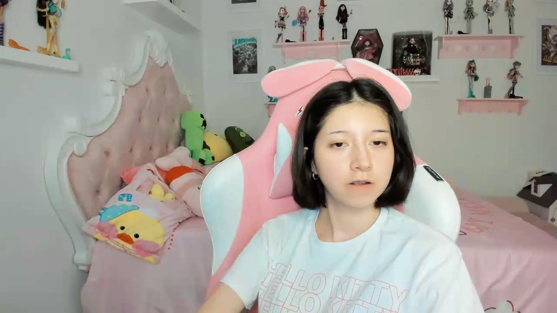 Gallery image thumbnail from Cherrycute666's myfreecams stream on, 05/21/2026, 05:32 image 13 of 20
