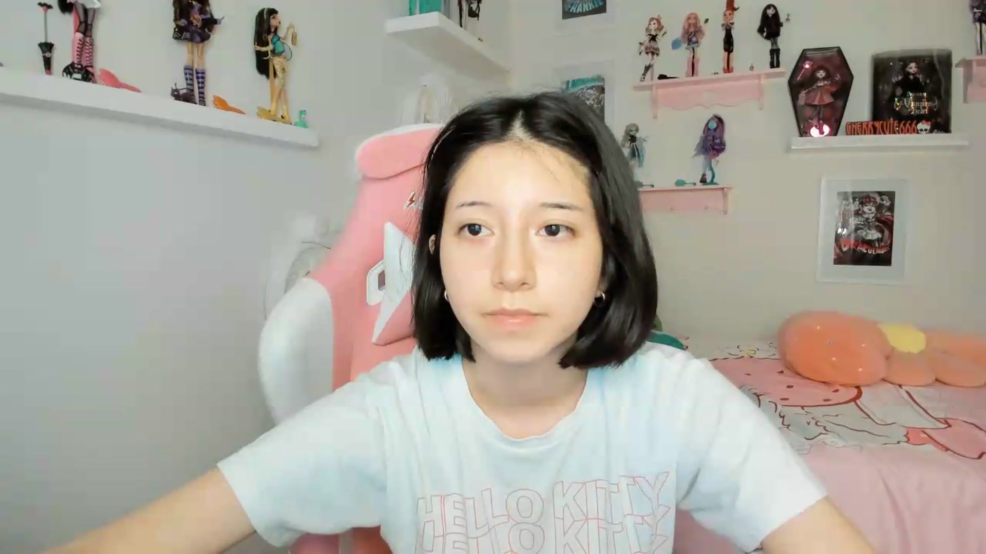 Gallery image thumbnail from Cherrycute666's myfreecams stream on, 05/21/2026, 05:32 image 12 of 20