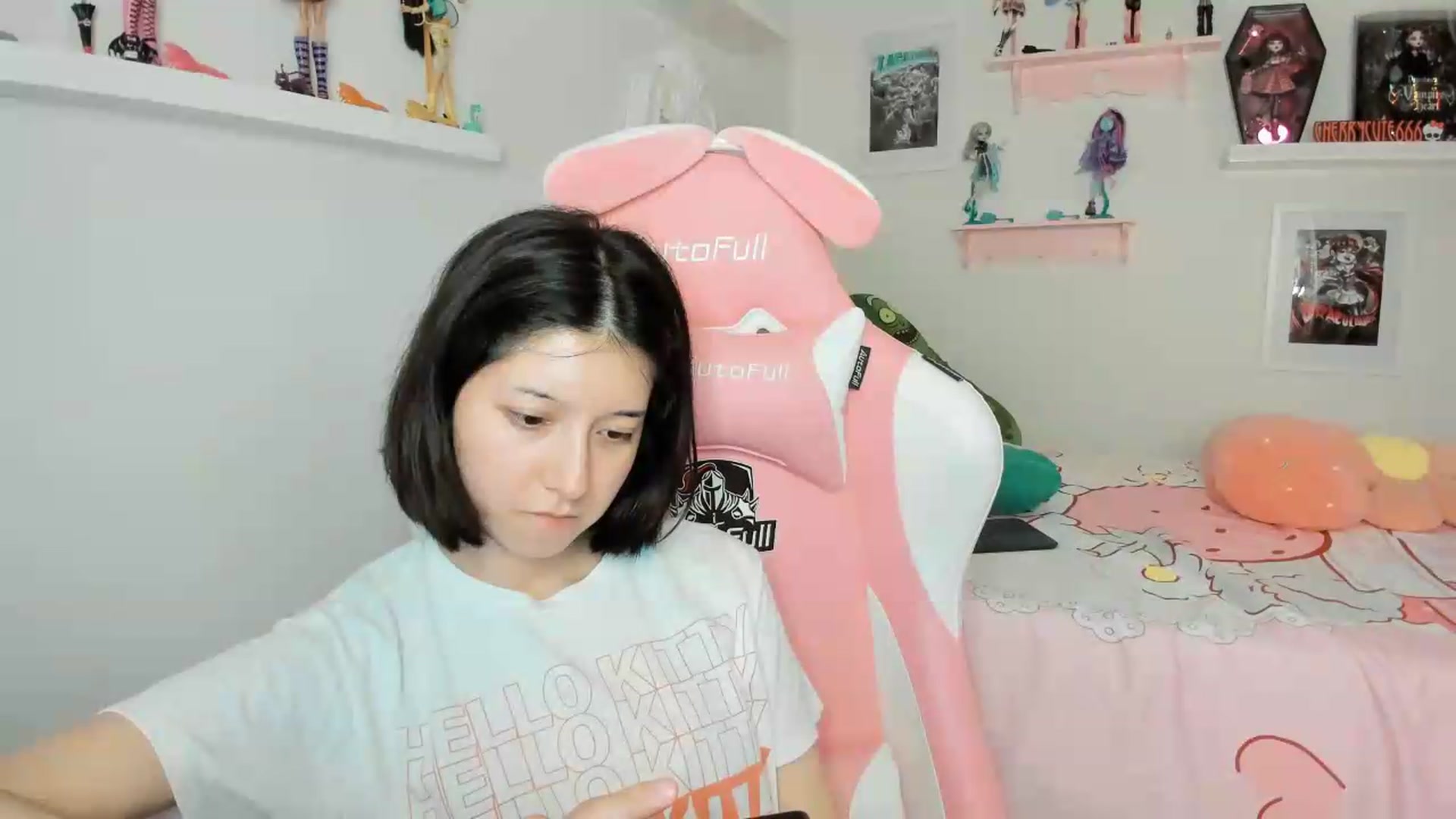 Gallery image thumbnail from Cherrycute666's myfreecams stream on, 05/21/2026, 05:32 image 19 of 20