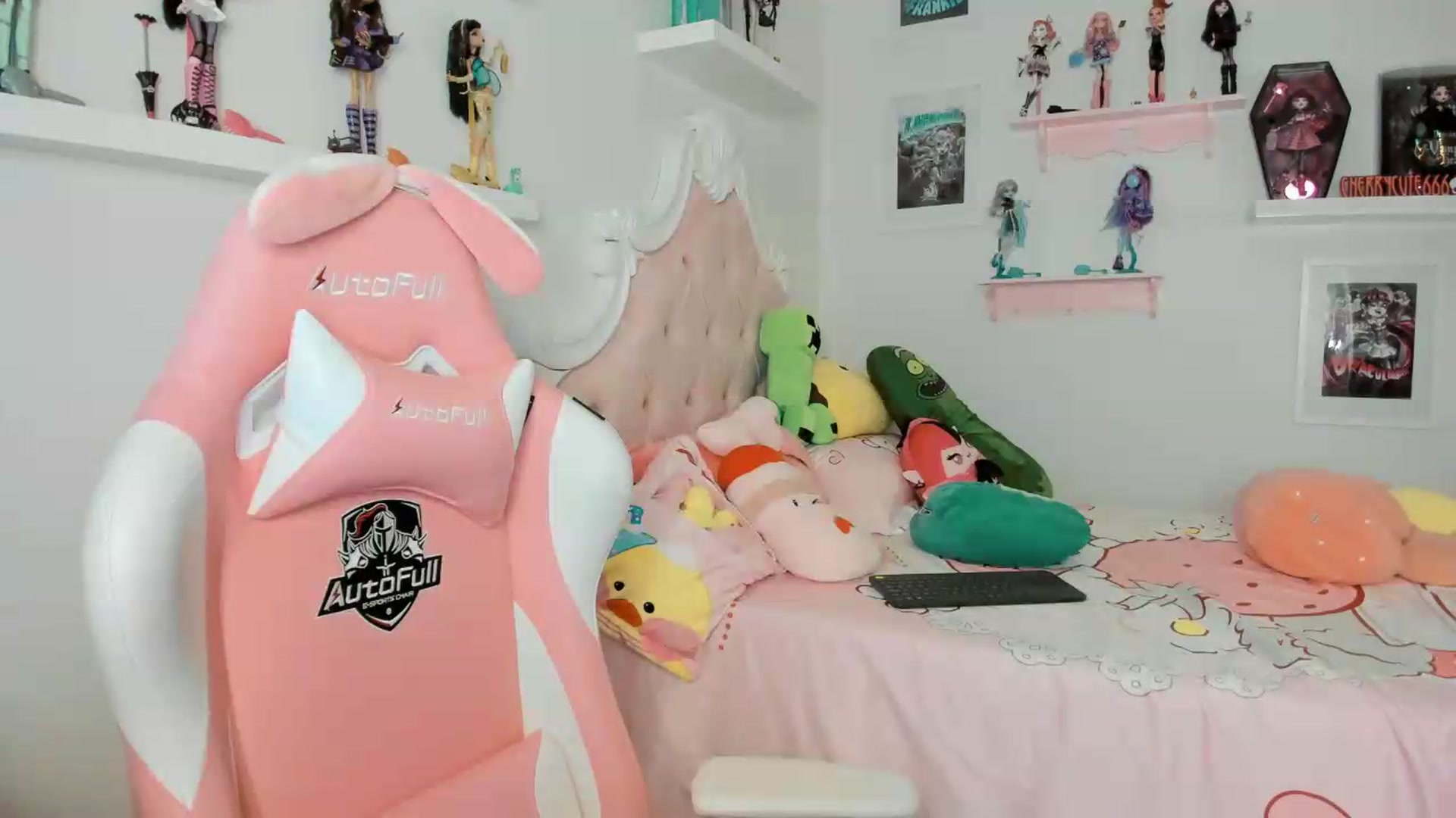 Gallery image thumbnail from Cherrycute666's myfreecams stream on, 05/21/2026, 05:32 image 6 of 20