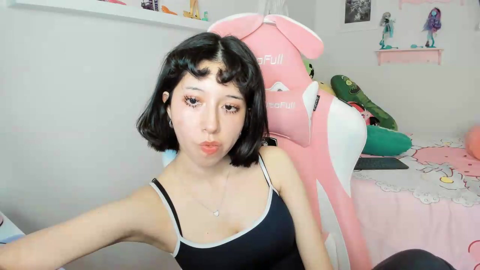 Gallery image thumbnail from Cherrycute666's myfreecams stream on, 05/22/2026, 03:29 image 12 of 20