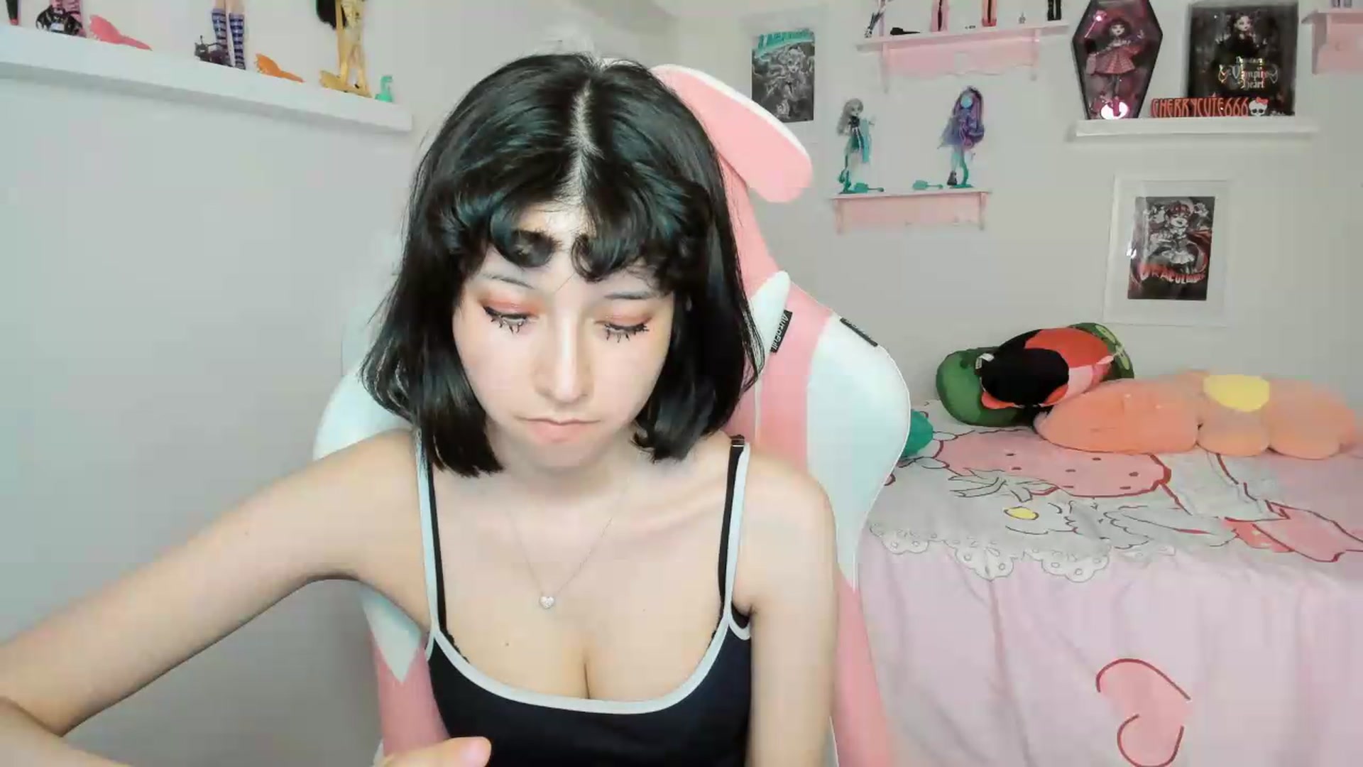 Gallery image thumbnail from Cherrycute666's myfreecams stream on, 05/22/2026, 05:44 image 17 of 20