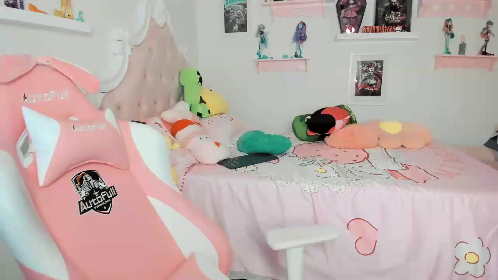 Gallery image thumbnail from Cherrycute666's myfreecams stream on, 05/22/2026, 05:44 image 13 of 20