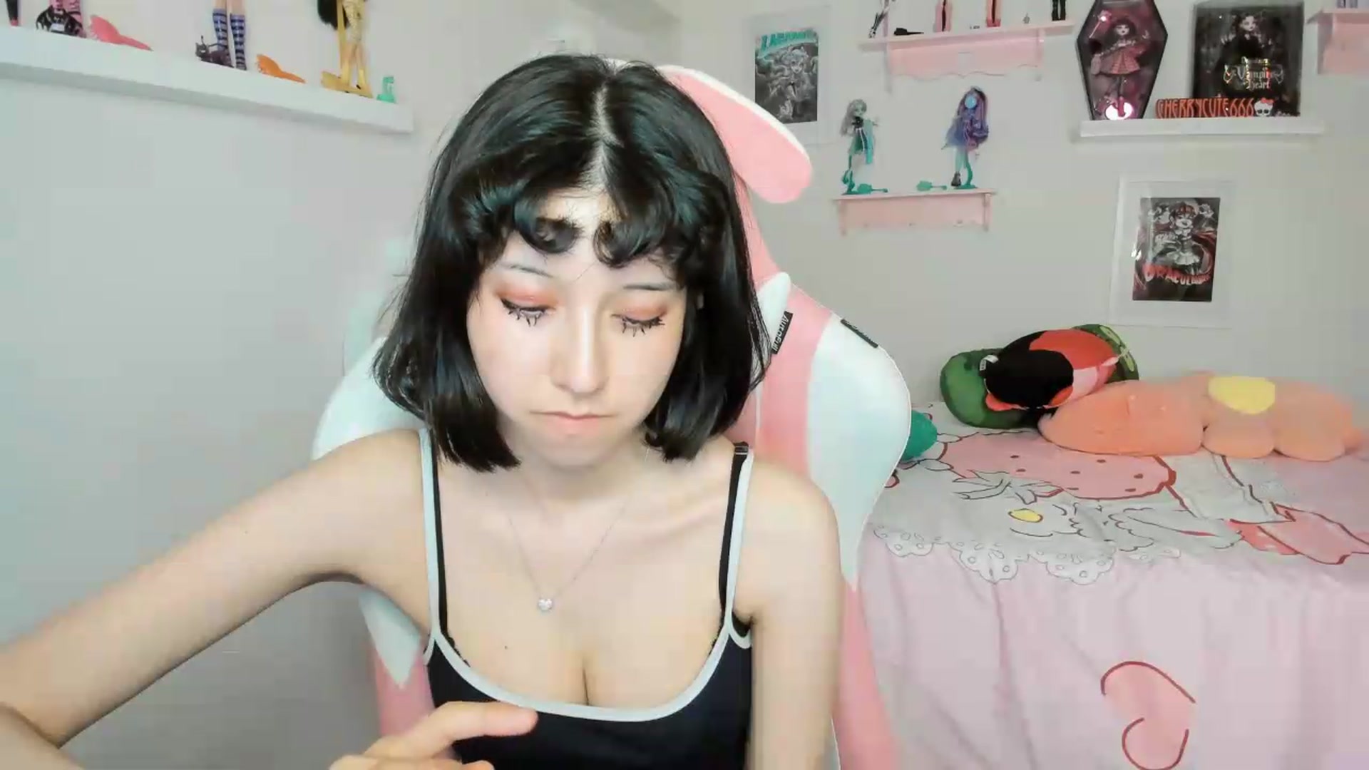 Gallery image thumbnail from Cherrycute666's myfreecams stream on, 05/22/2026, 05:44 image 18 of 20