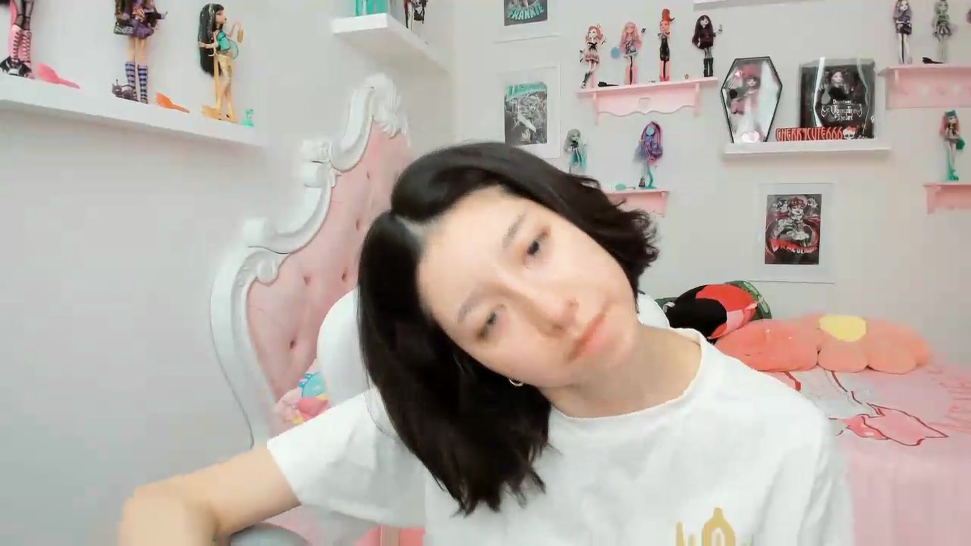 Gallery image thumbnail from Cherrycute666's myfreecams stream on, 05/22/2026, 21:09 image 7 of 20