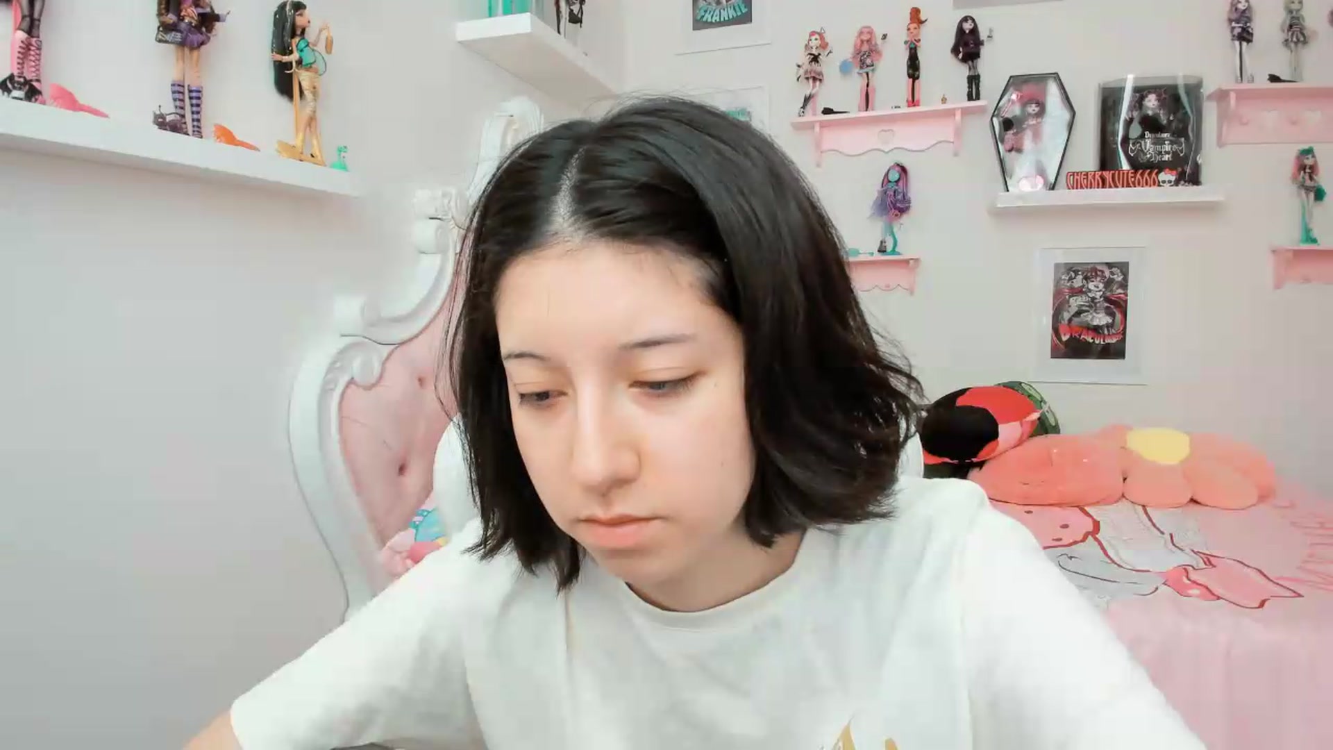 Gallery image thumbnail from Cherrycute666's myfreecams stream on, 05/22/2026, 21:09 image 11 of 20