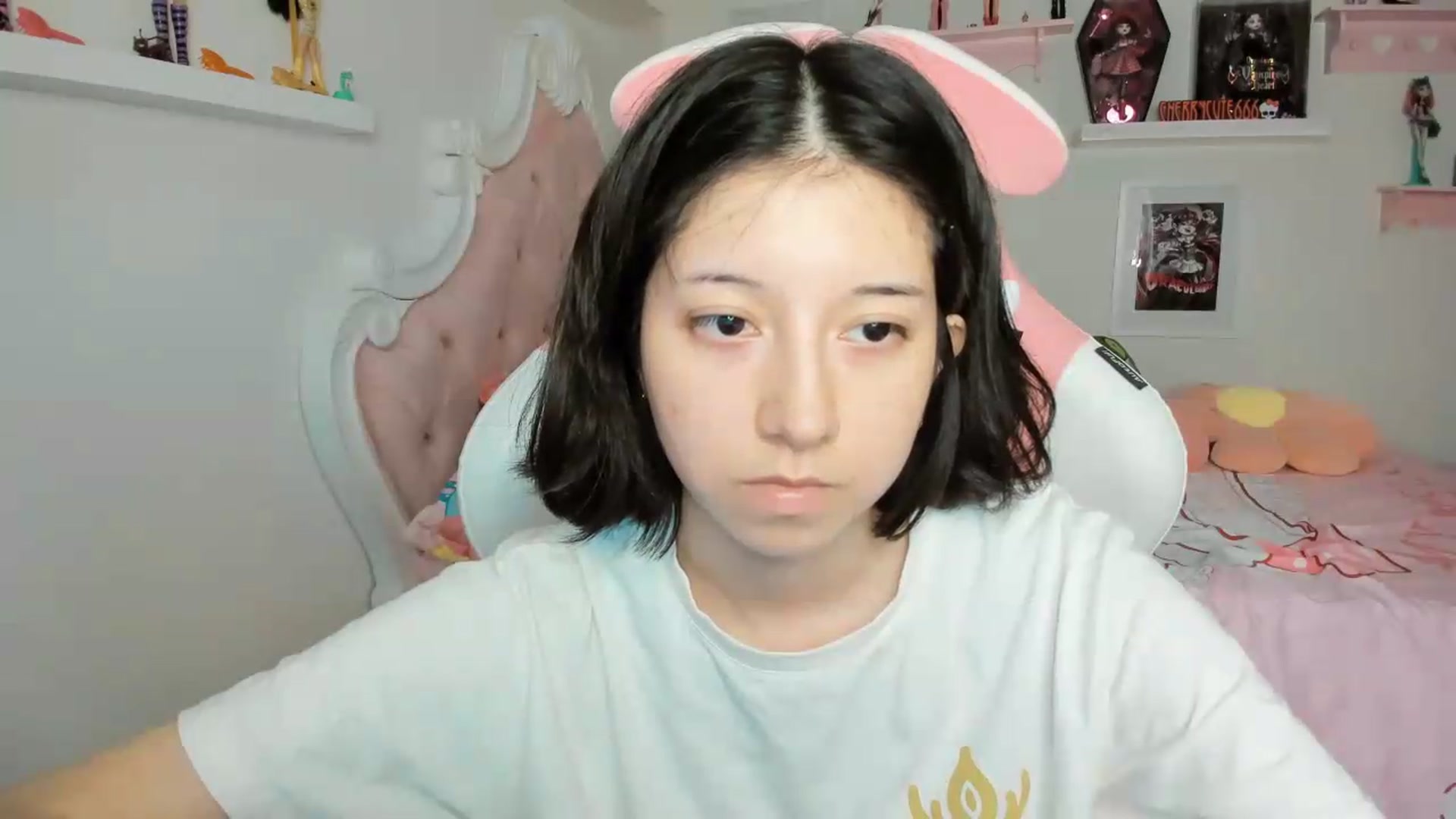 Gallery image thumbnail from Cherrycute666's myfreecams stream on, 05/23/2026, 02:57 image 9 of 20