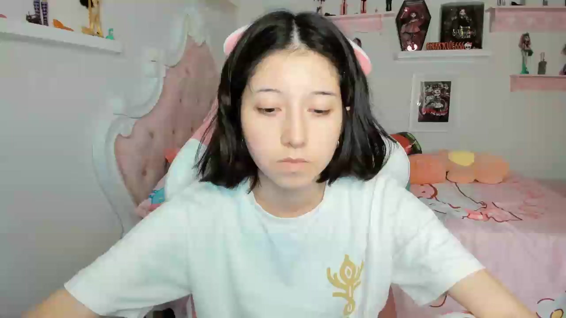 Gallery image thumbnail from Cherrycute666's myfreecams stream on, 05/23/2026, 02:57 image 1 of 20