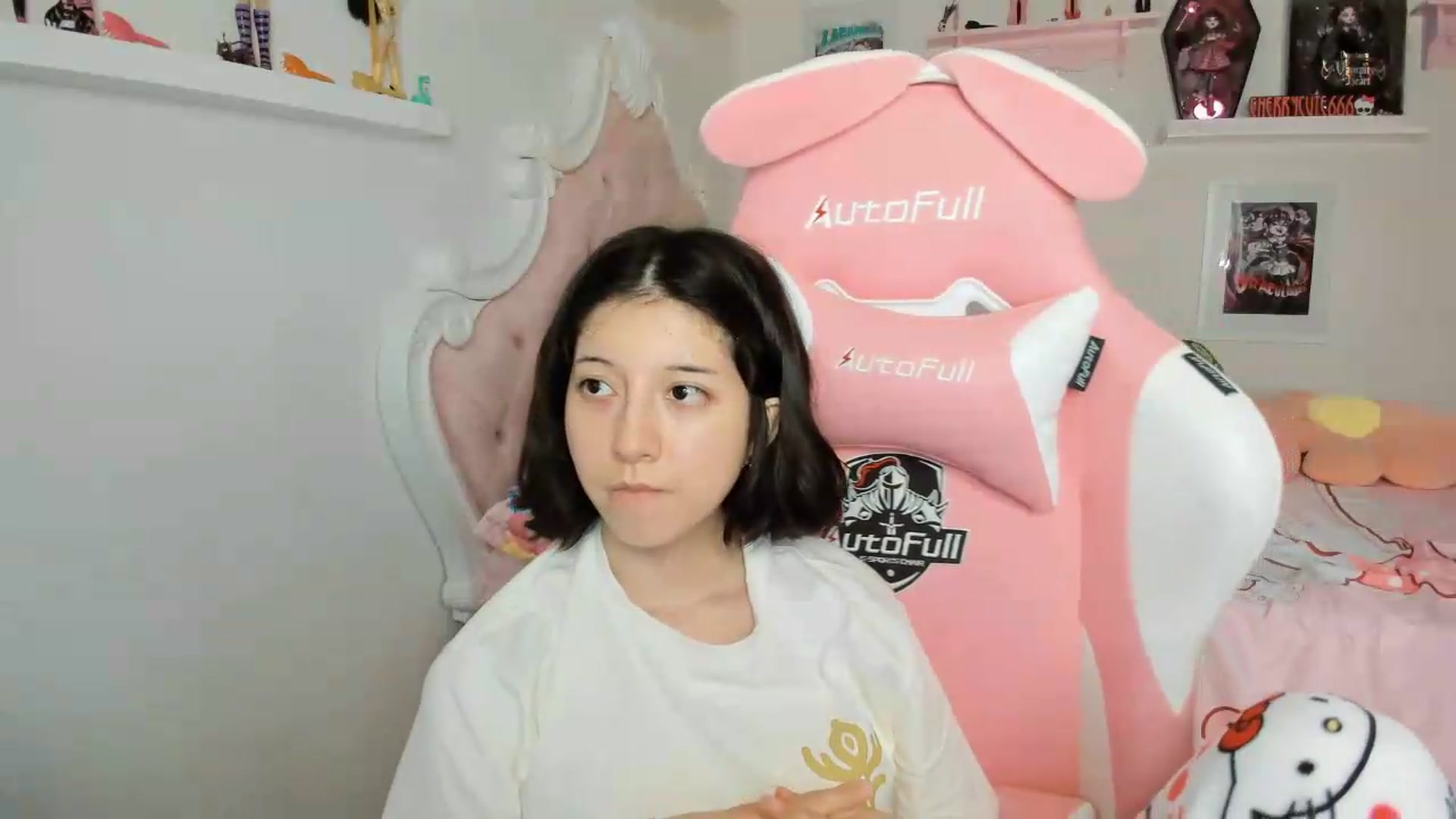 Gallery image thumbnail from Cherrycute666's myfreecams stream on, 05/23/2026, 02:57 image 12 of 20