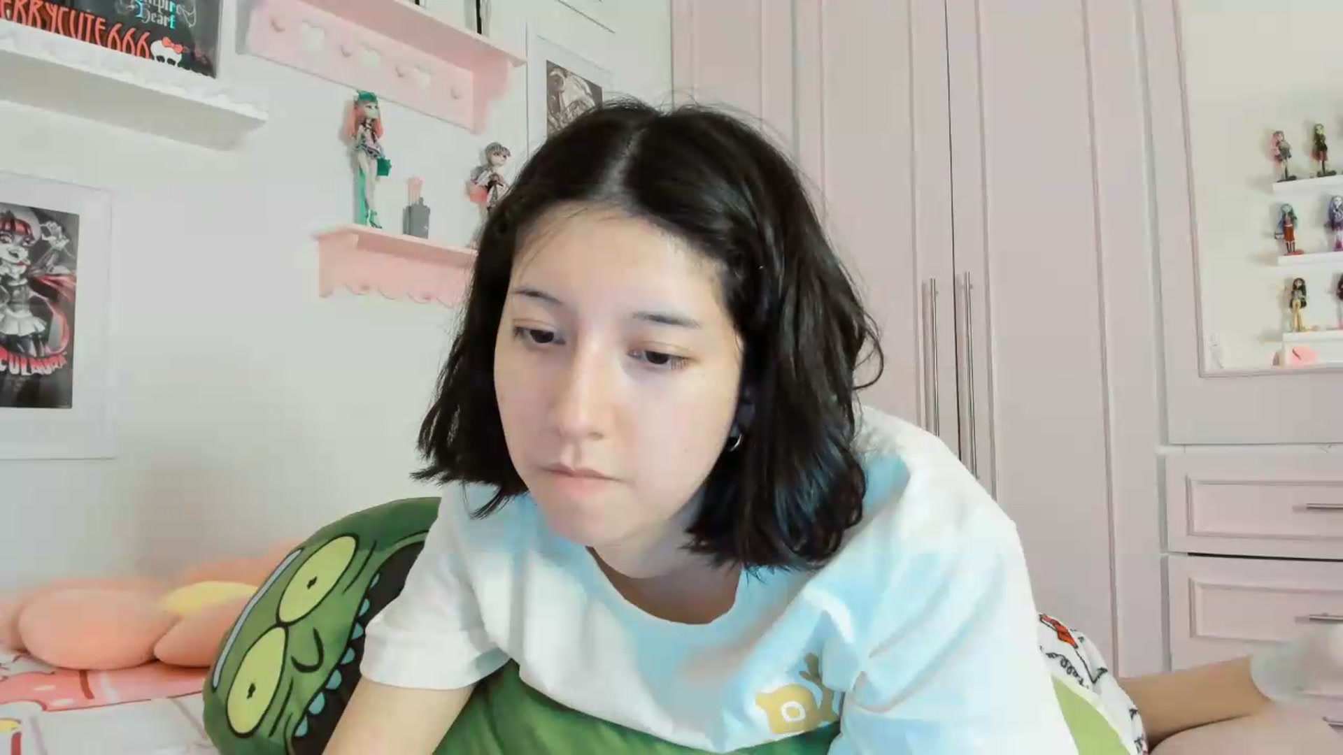 Gallery image thumbnail from Cherrycute666's myfreecams stream on, 05/23/2026, 06:16 image 16 of 20