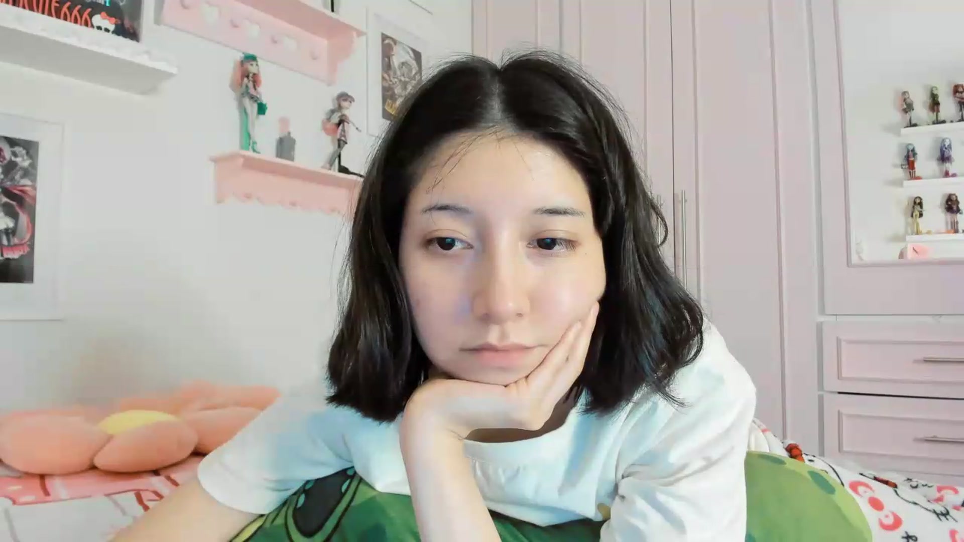 Gallery image thumbnail from Cherrycute666's myfreecams stream on, 05/23/2026, 06:16 image 14 of 20