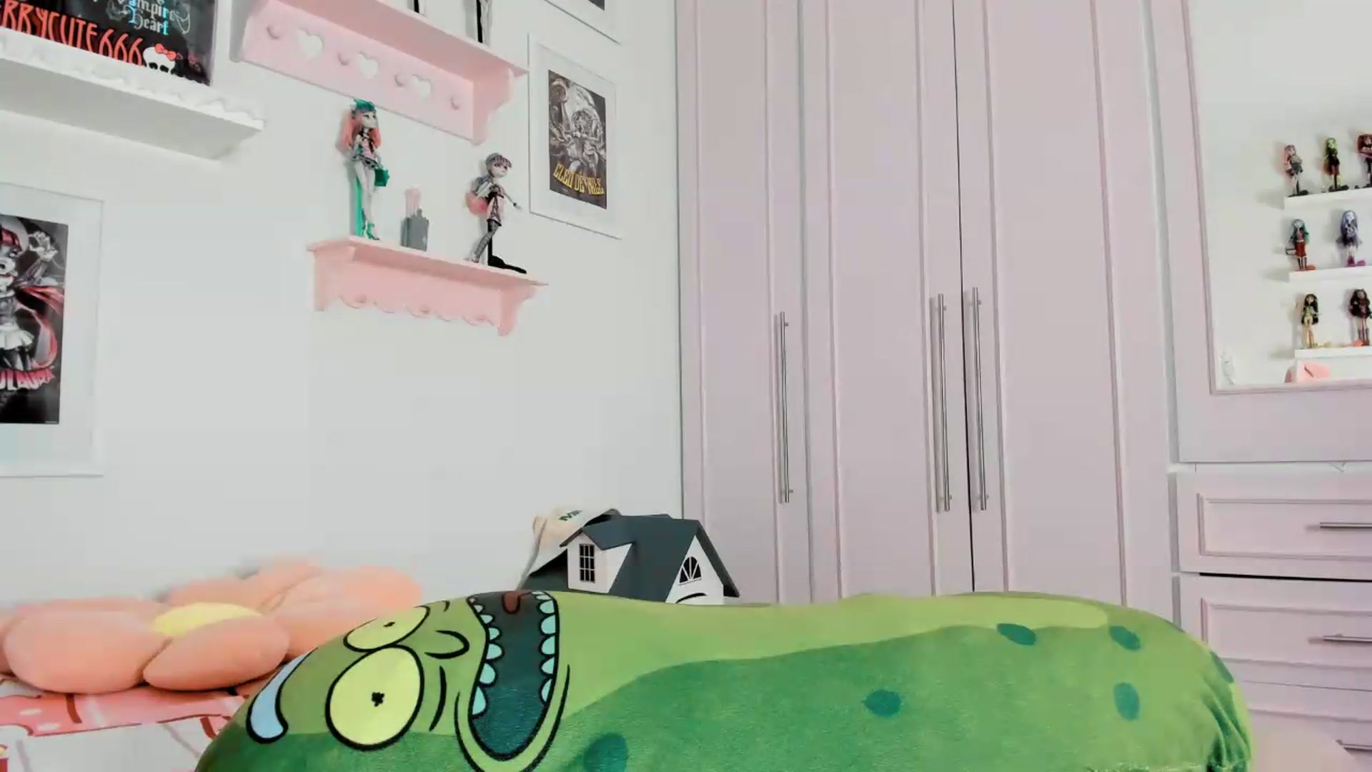 Gallery image thumbnail from Cherrycute666's myfreecams stream on, 05/23/2026, 06:16 image 13 of 20