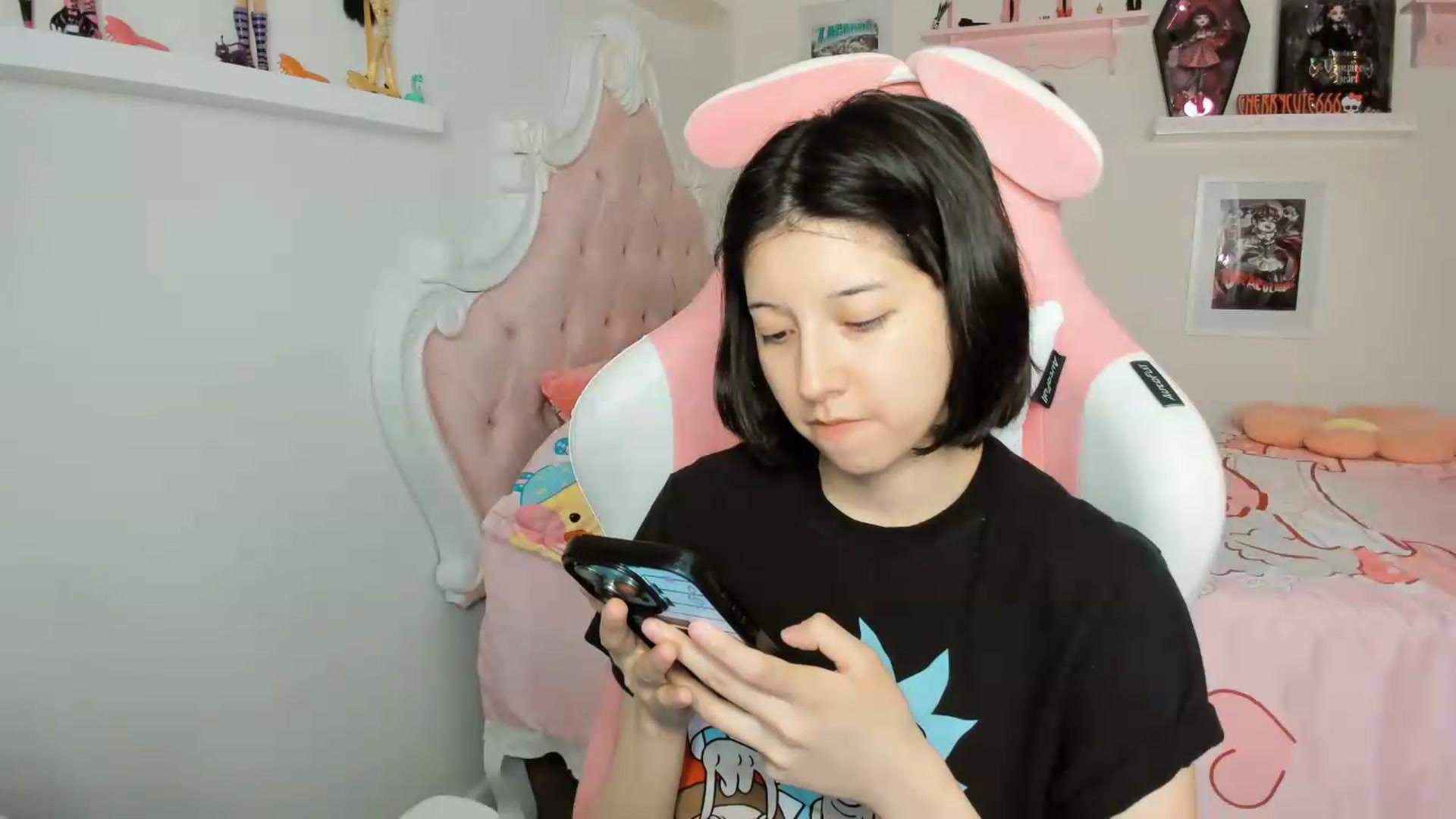 Gallery image thumbnail from Cherrycute666's myfreecams stream on, 05/25/2026, 09:15 image 3 of 20