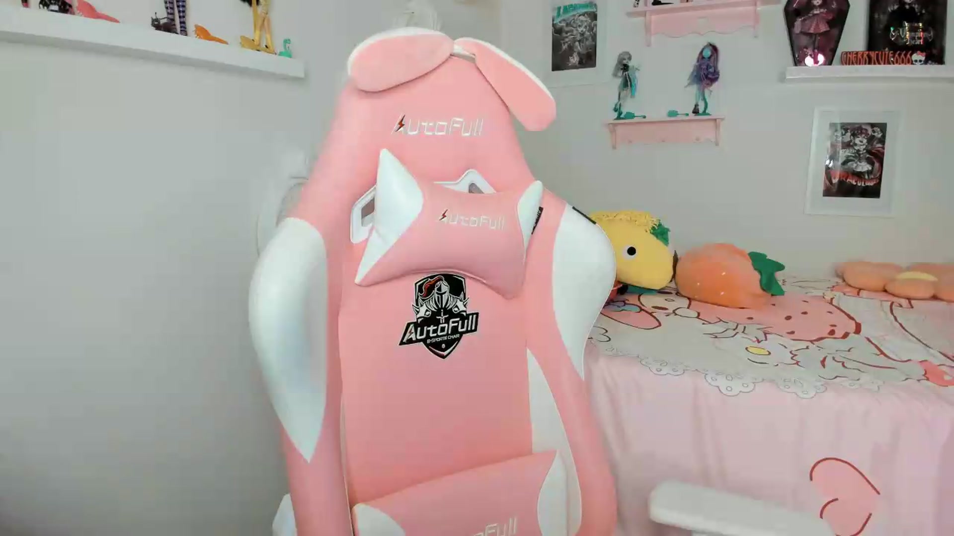 Gallery image thumbnail from Cherrycute666's myfreecams stream on, 05/25/2026, 09:15 image 19 of 20