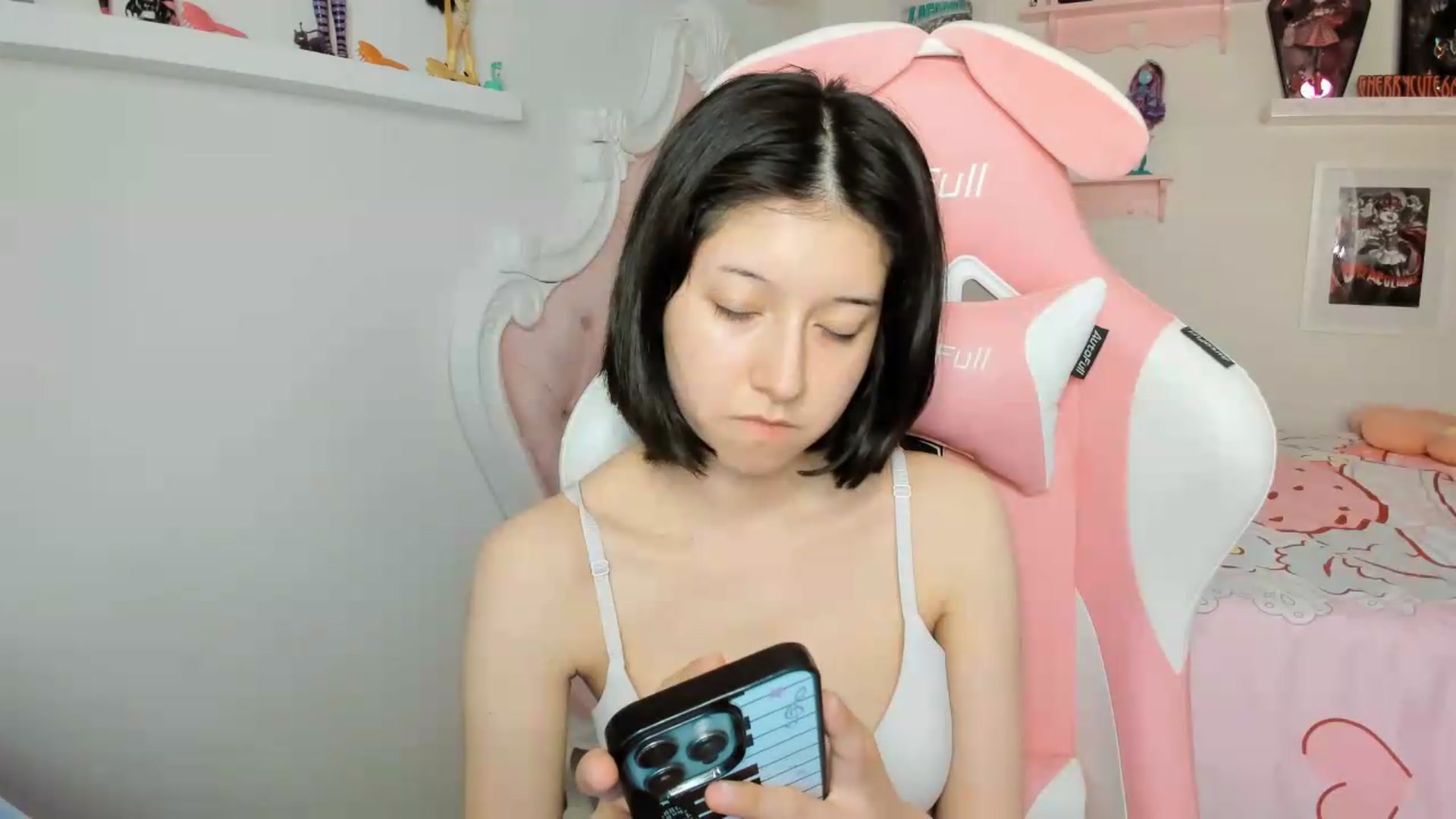 Gallery image thumbnail from Cherrycute666's myfreecams stream on, 05/25/2026, 09:15 image 16 of 20