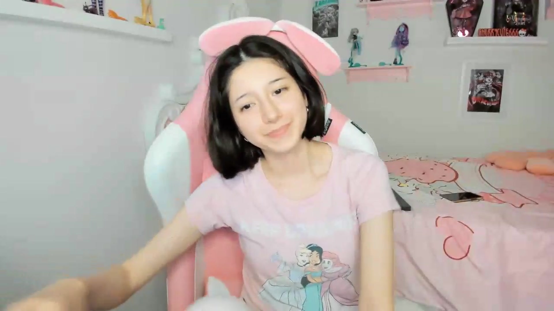 Gallery image thumbnail from Cherrycute666's myfreecams stream on, 05/28/2026, 07:37 image 3 of 20
