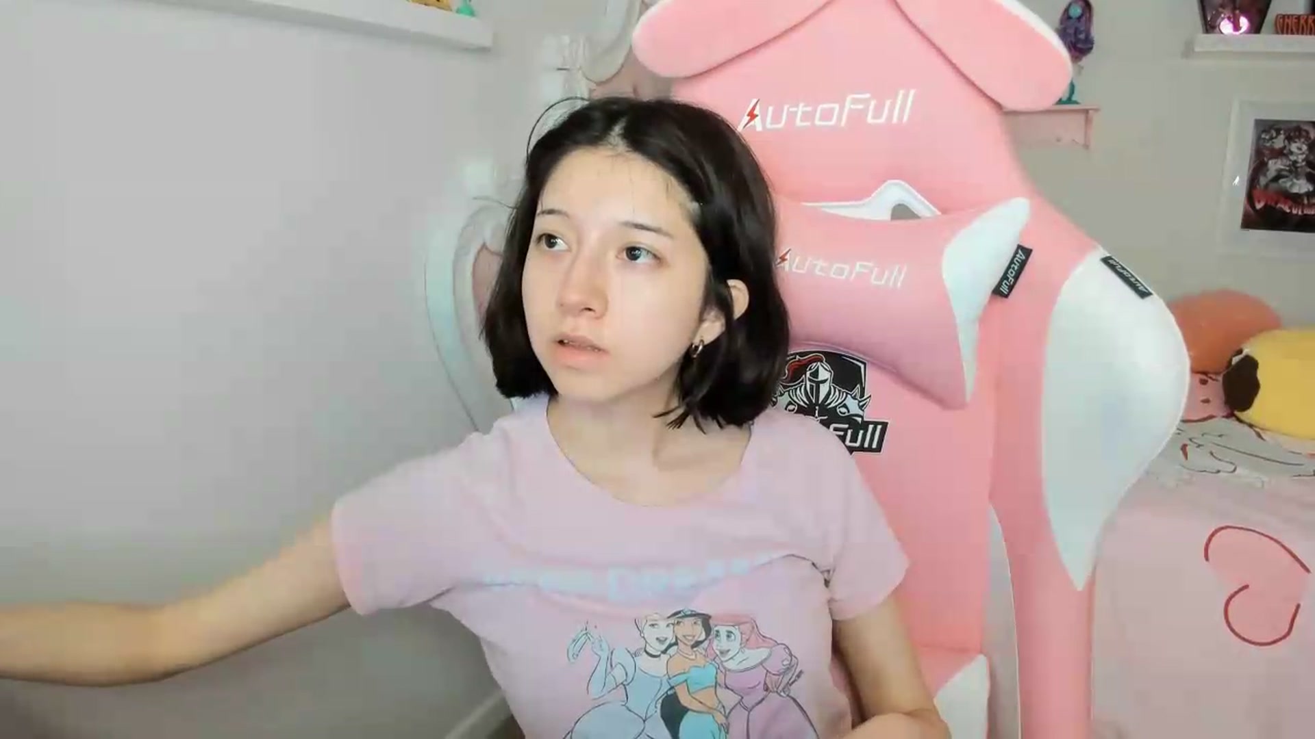 Gallery image thumbnail from Cherrycute666's myfreecams stream on, 05/28/2026, 08:38 image 17 of 20
