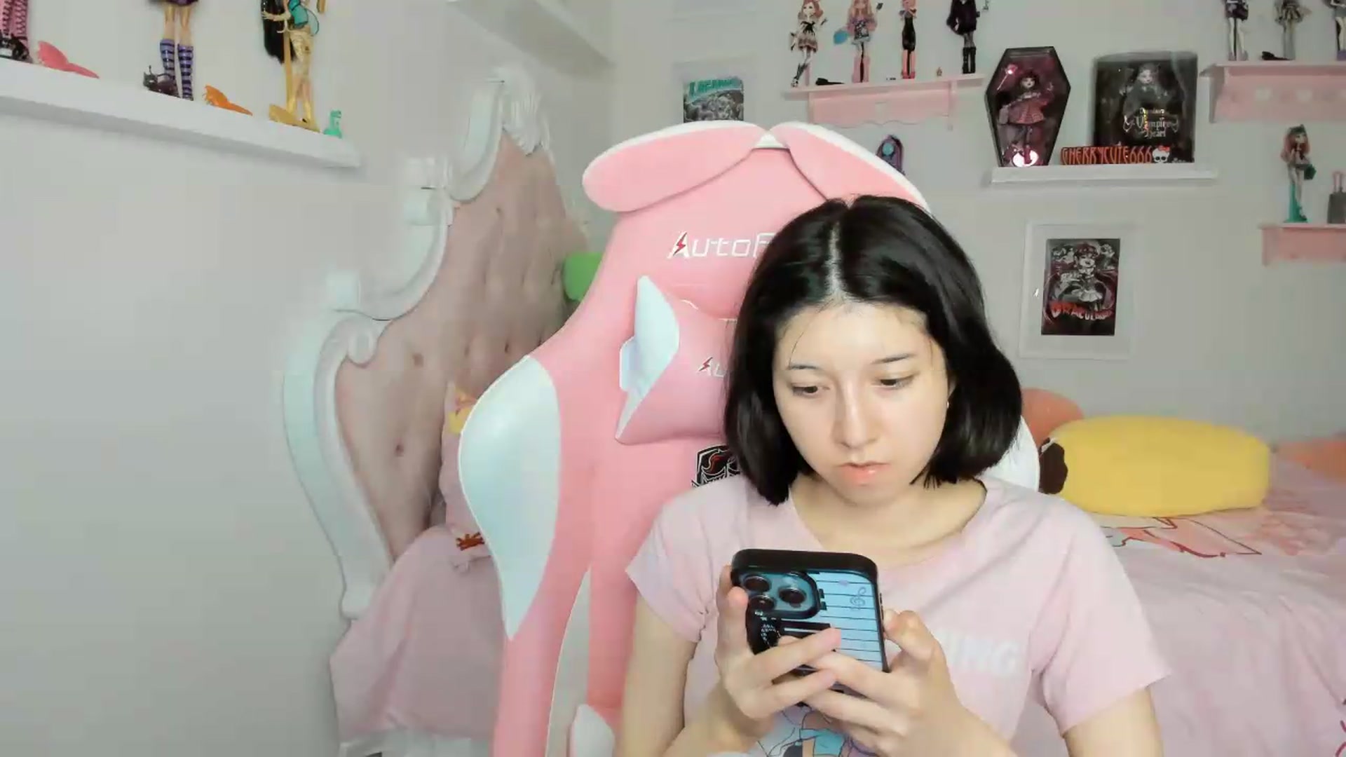 Gallery image thumbnail from Cherrycute666's myfreecams stream on, 05/28/2026, 08:38 image 14 of 20
