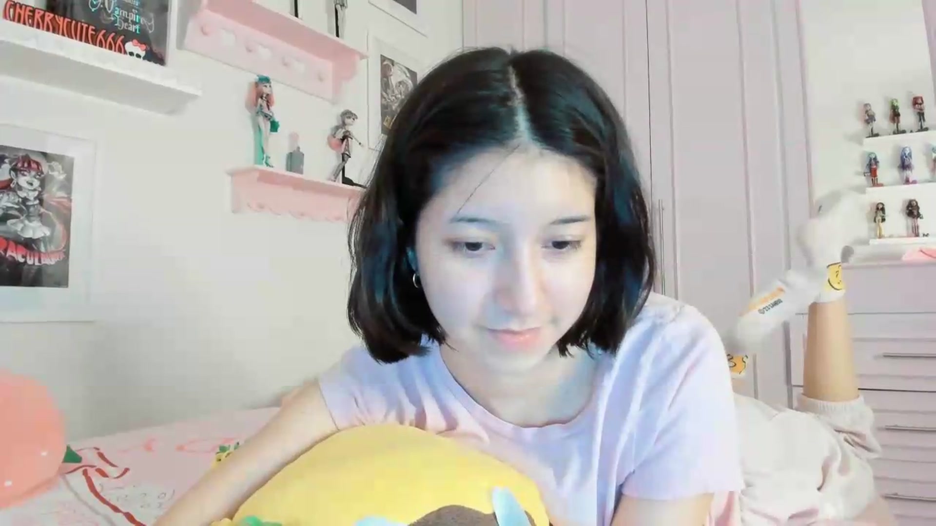 Gallery image thumbnail from Cherrycute666's myfreecams stream on, 05/28/2026, 08:38 image 2 of 20
