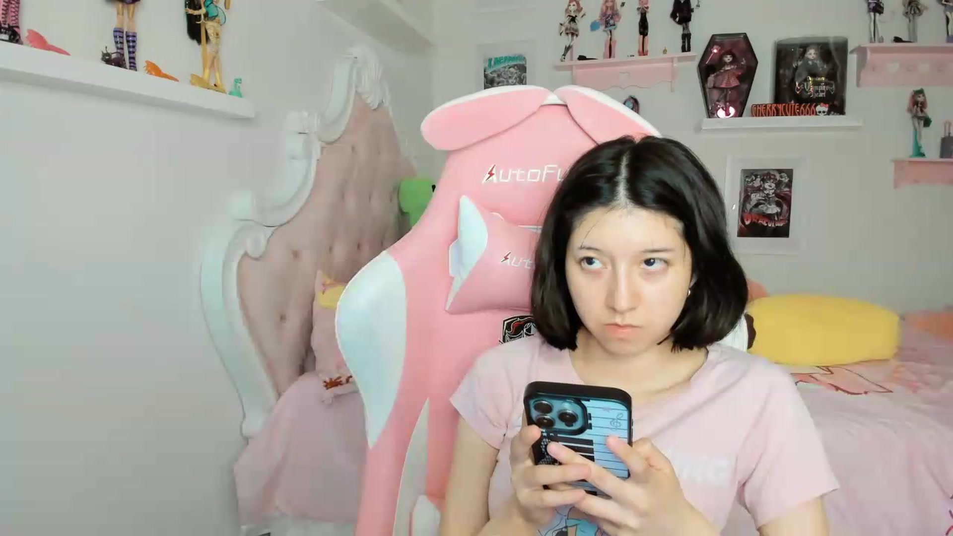 Gallery image thumbnail from Cherrycute666's myfreecams stream on, 05/28/2026, 08:38 image 15 of 20