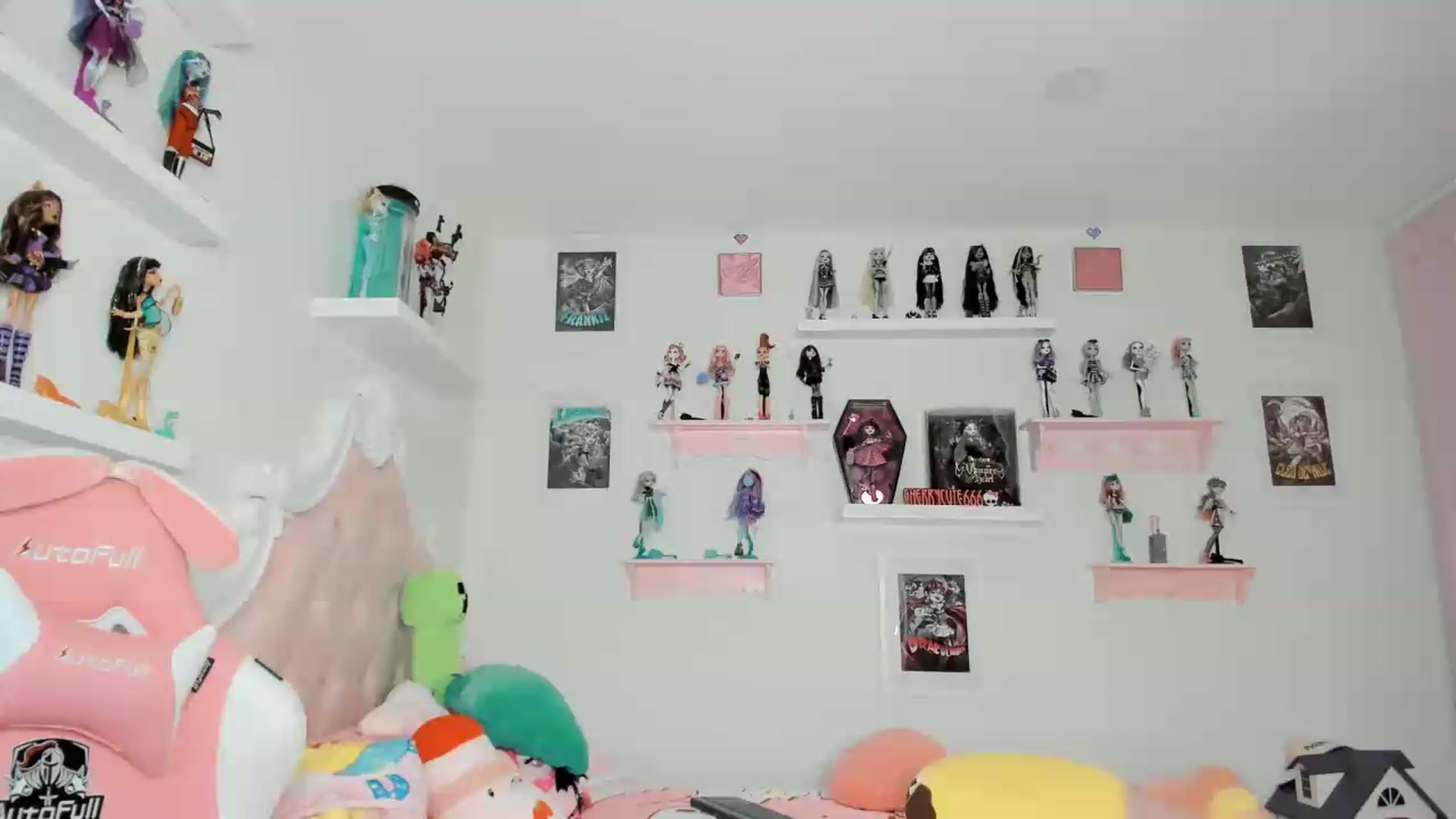 Gallery image thumbnail from Cherrycute666's myfreecams stream on, 05/28/2026, 08:38 image 6 of 20